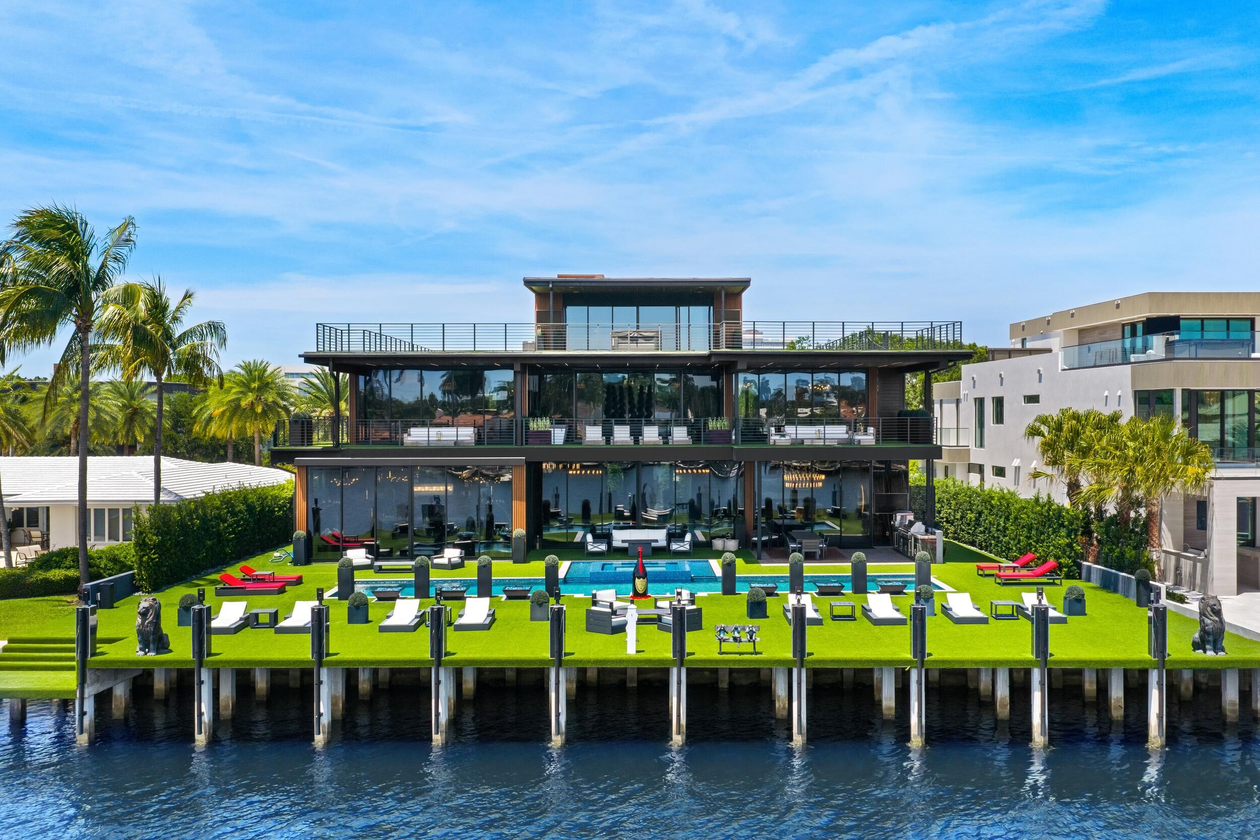 733 Middle Riv Fort Lauderdale, FL 33304