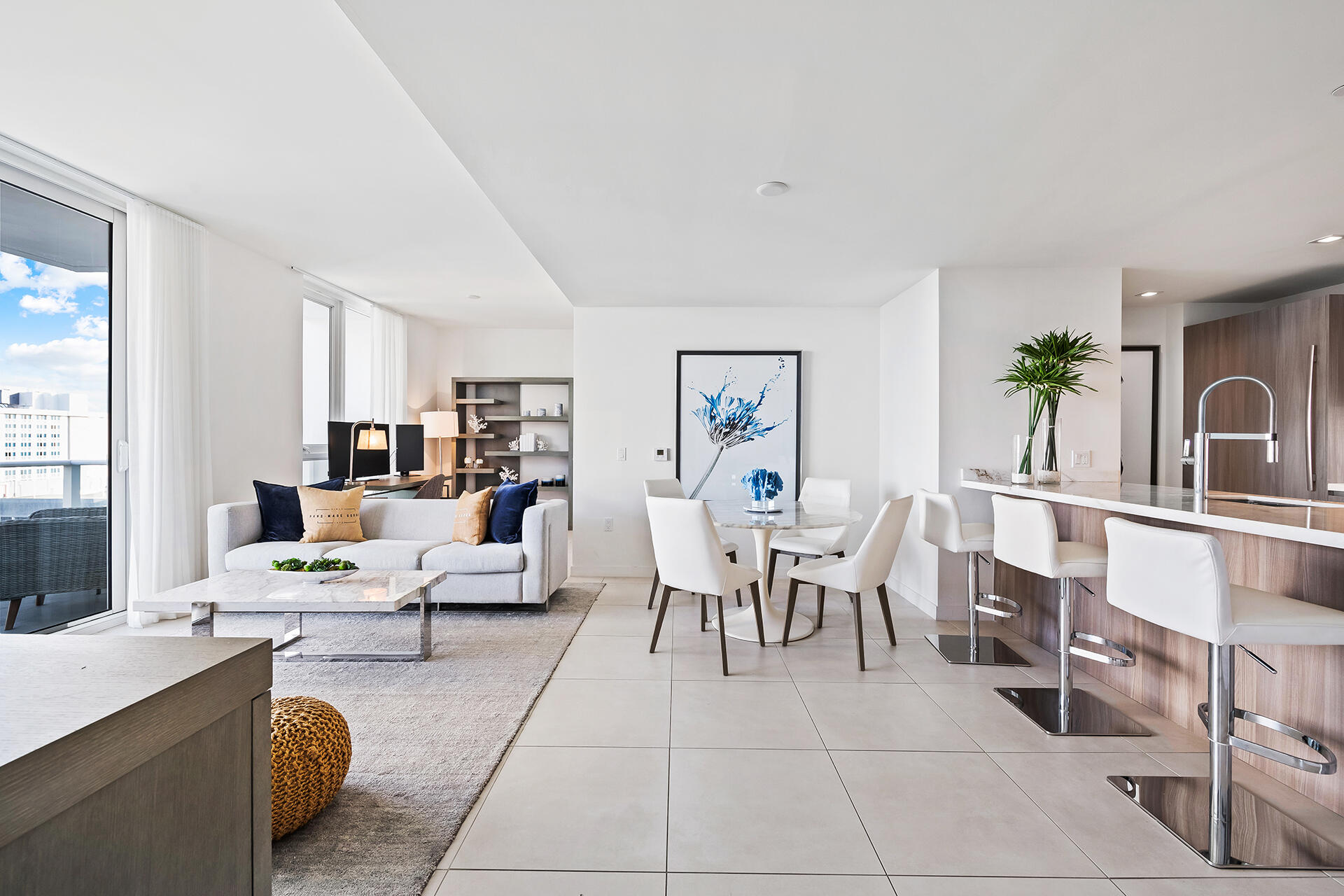 401 N Birch #916