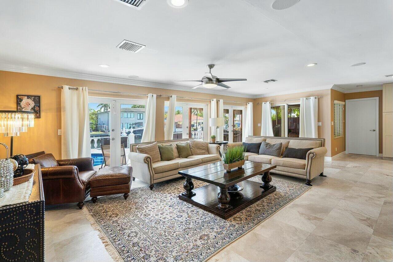 41 Castle Hbr Isle Fort Lauderdale, FL 33308