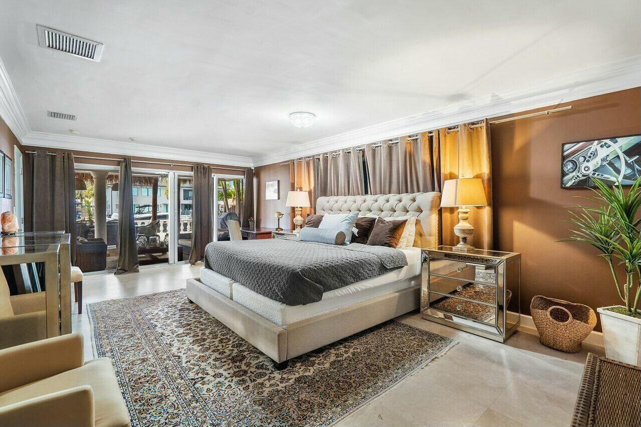 41 Castle Hbr Isle Fort Lauderdale, FL 33308