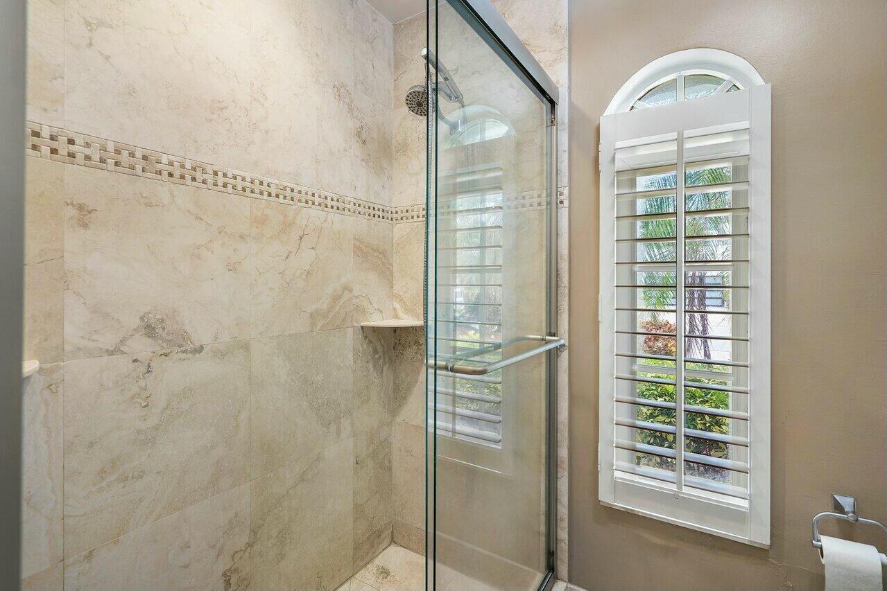41 Castle Hbr Isle Fort Lauderdale, FL 33308