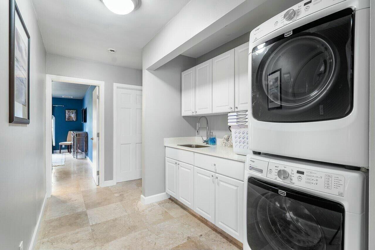 41 Castle Hbr Isle Fort Lauderdale, FL 33308