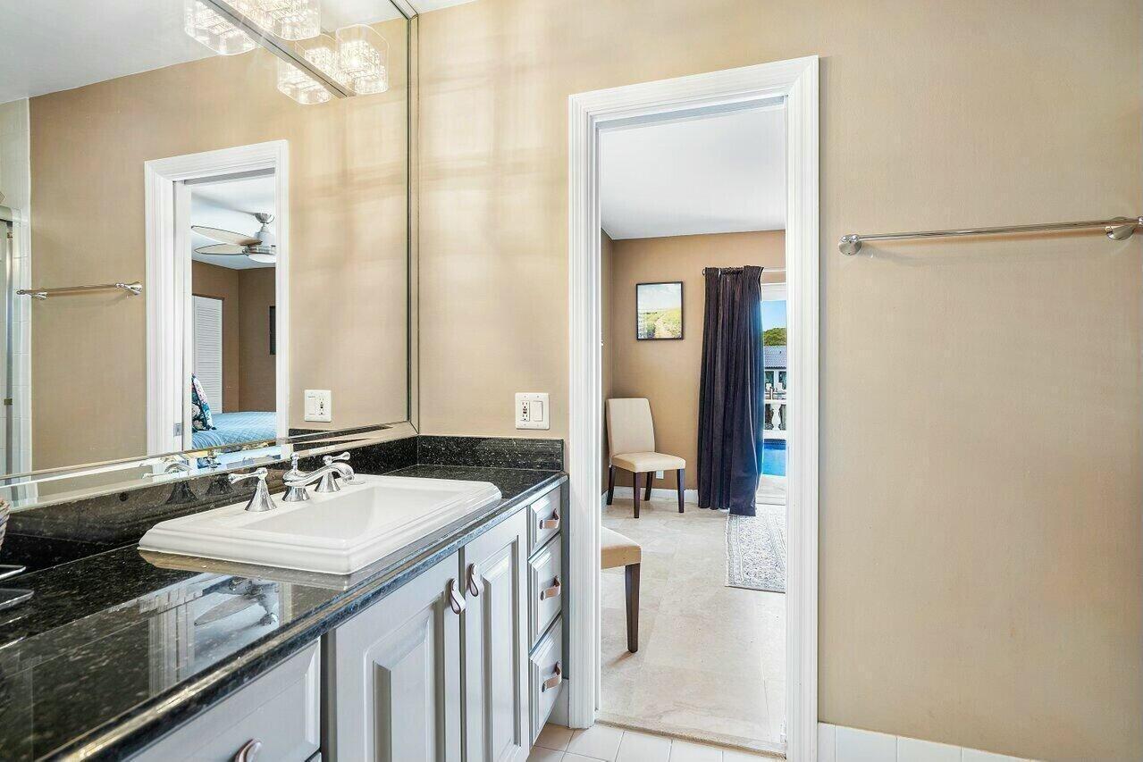 41 Castle Hbr Isle Fort Lauderdale, FL 33308