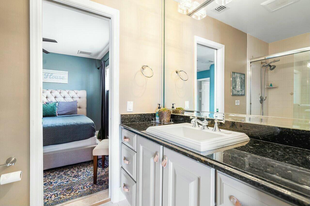 41 Castle Hbr Isle Fort Lauderdale, FL 33308