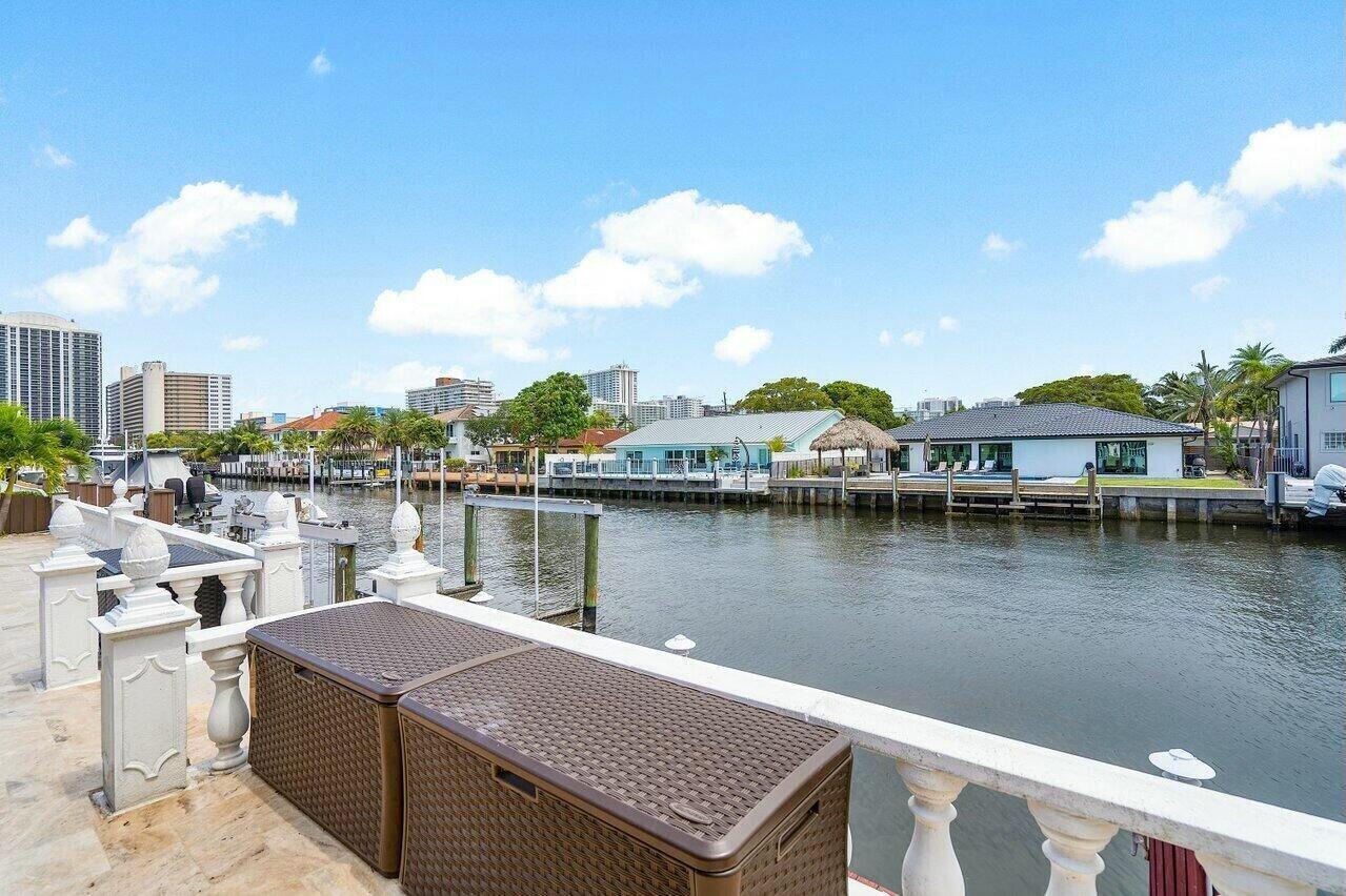 41 Castle Hbr Isle Fort Lauderdale, FL 33308