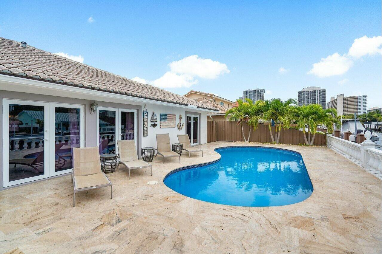 41 Castle Hbr Isle Fort Lauderdale, FL 33308
