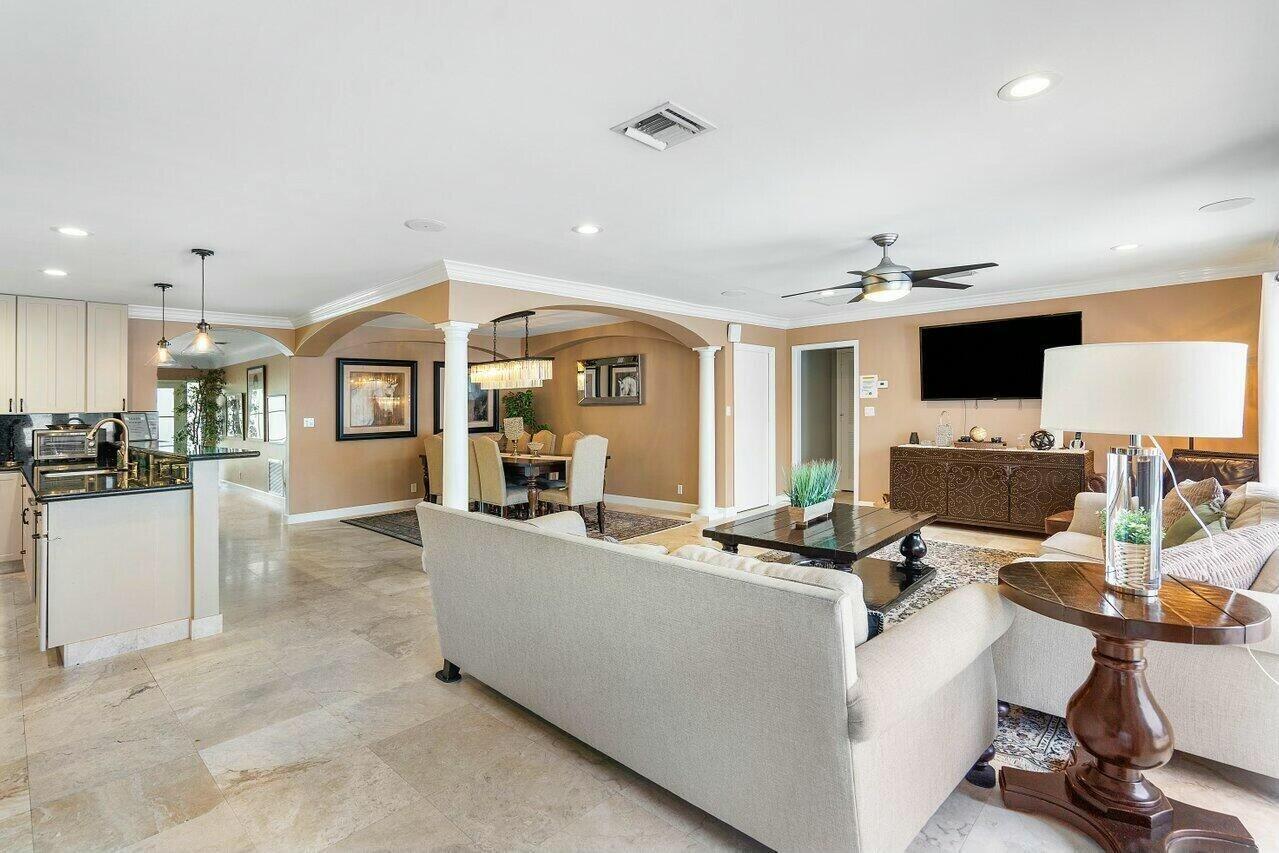 41 Castle Hbr Isle Fort Lauderdale, FL 33308