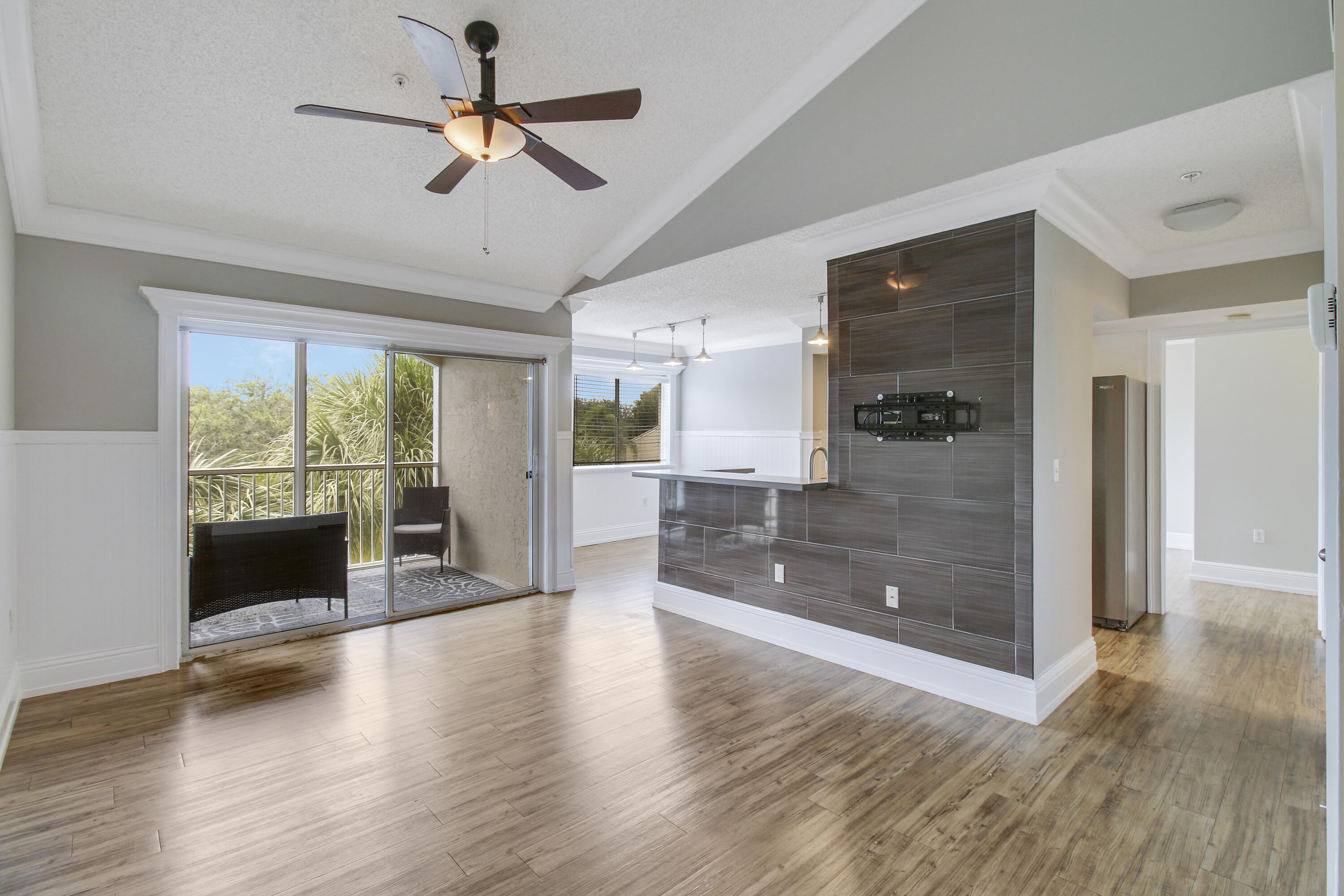 254 Vlg Blvd #4303
