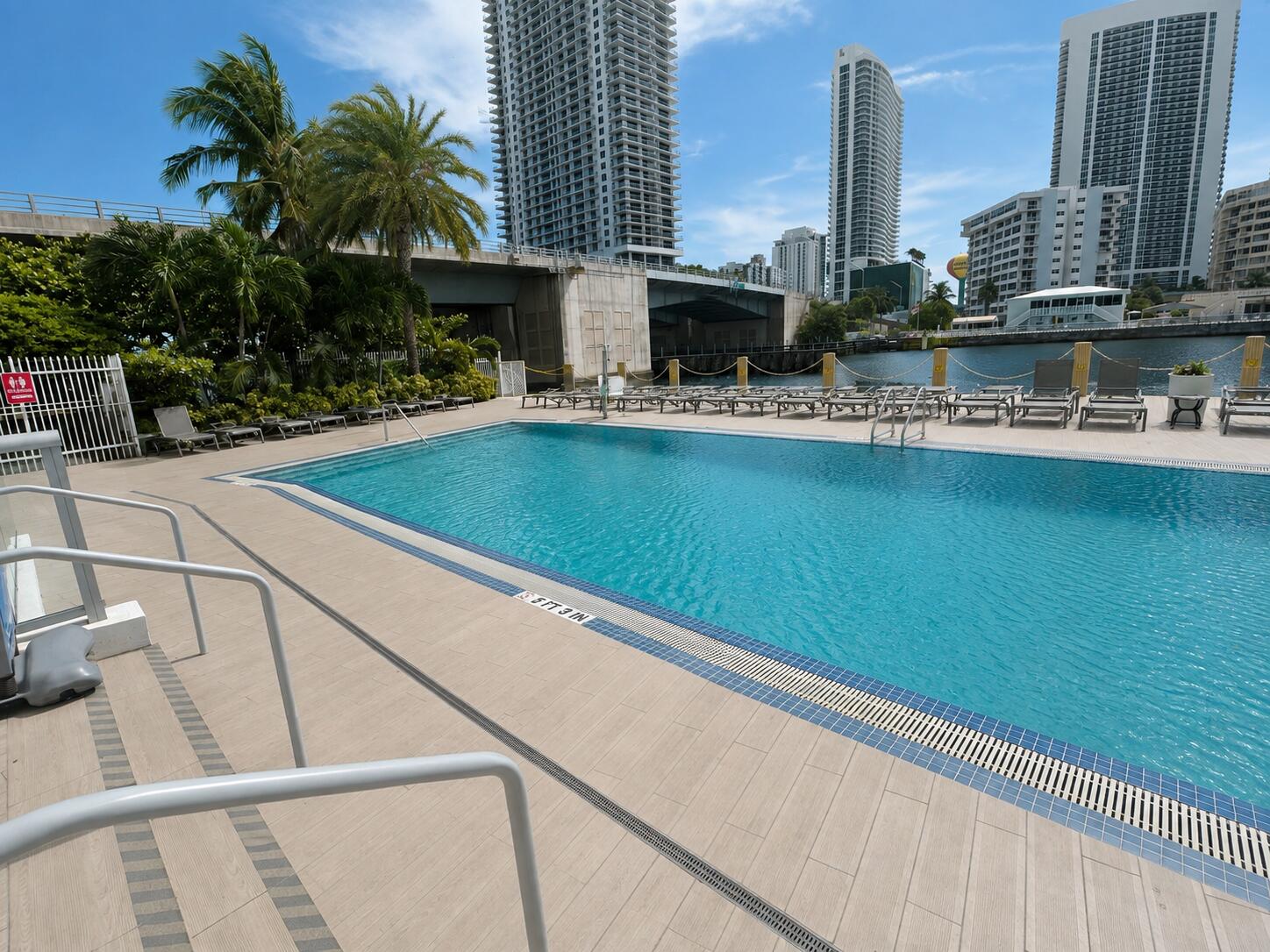 image Beachwalk Condominium6
