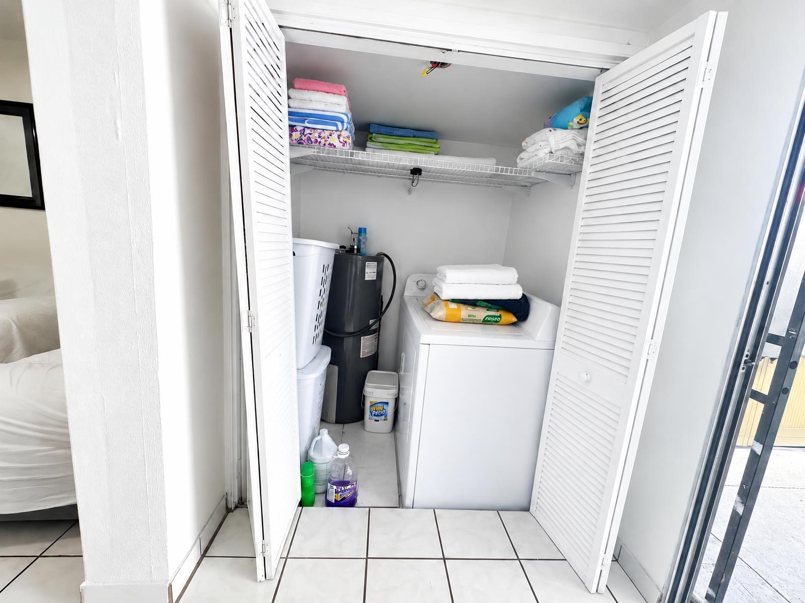 1865 W 68th Hialeah, FL 33014