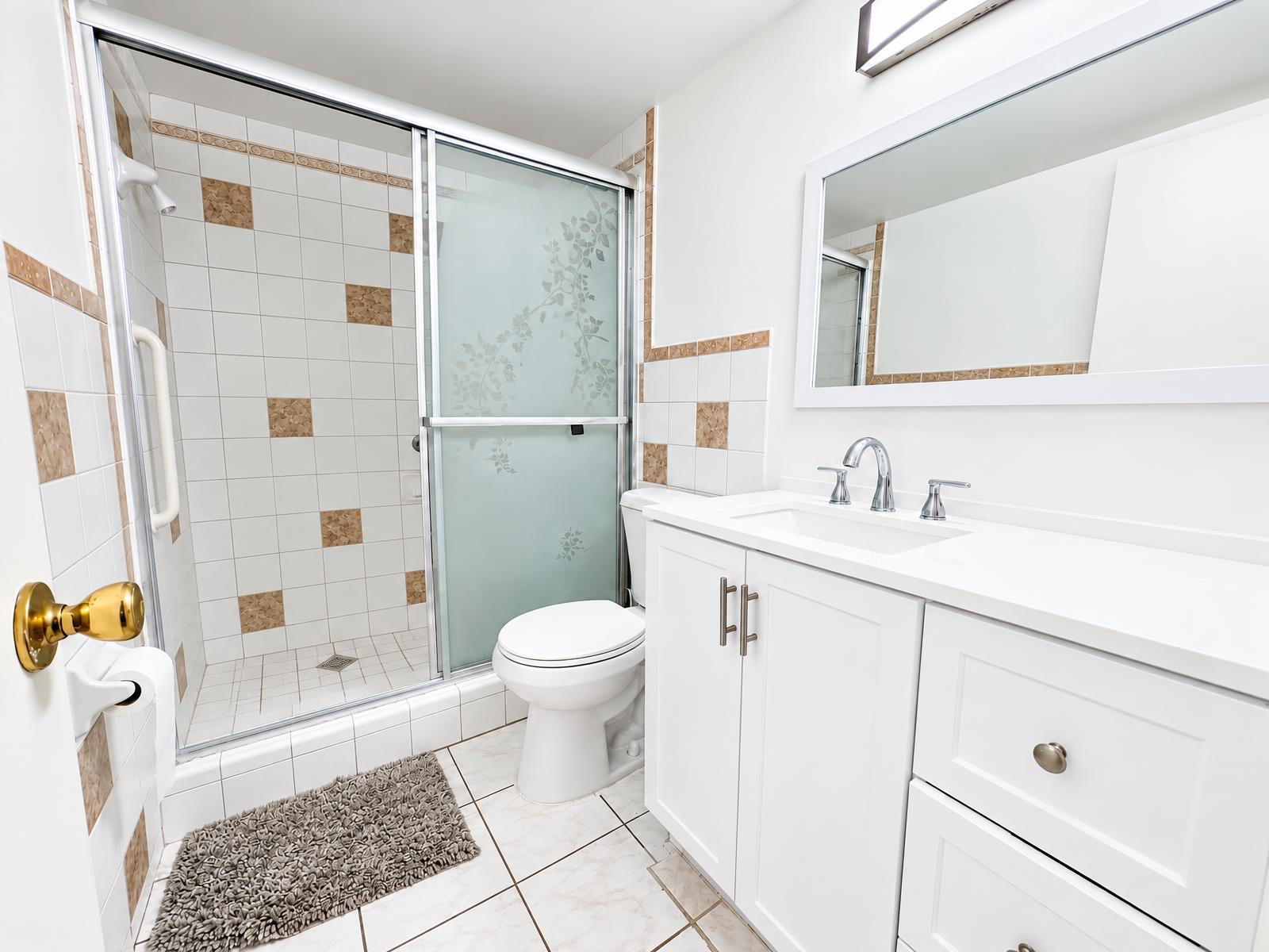 1865 W 68th Hialeah, FL 33014