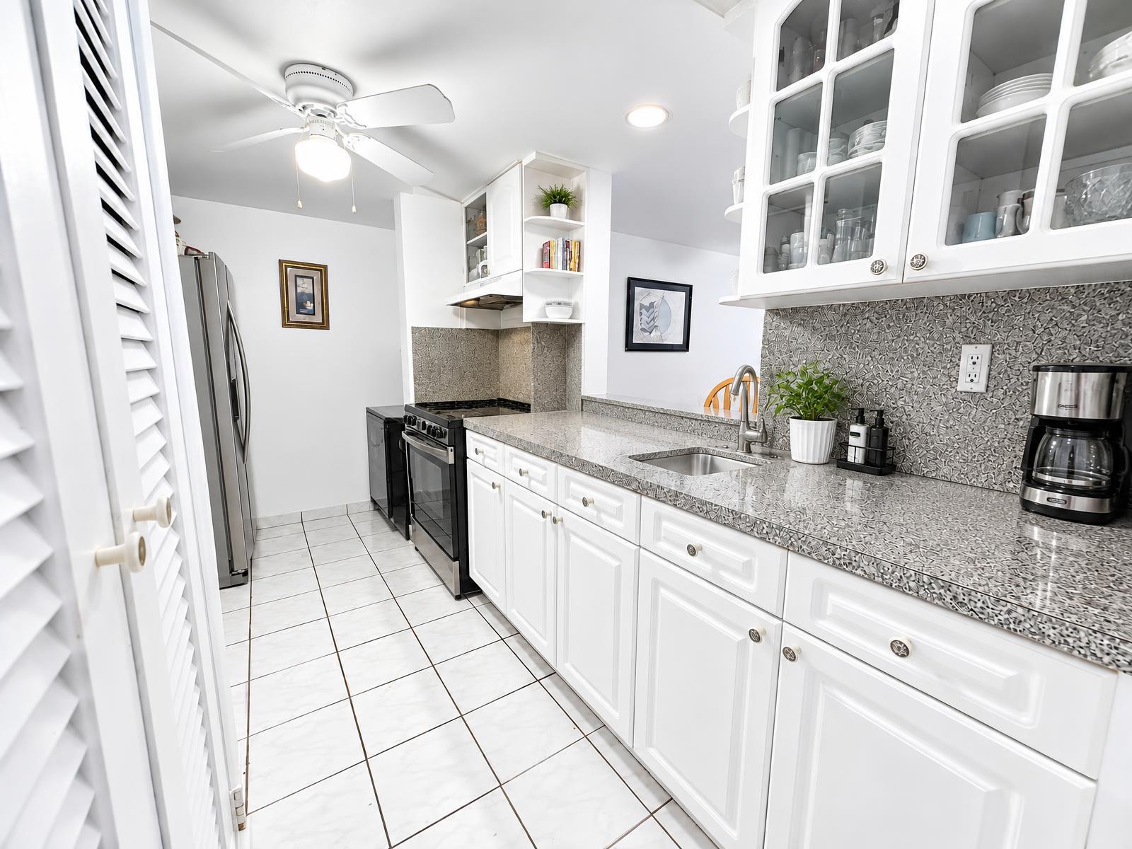 1865 W 68th Hialeah, FL 33014