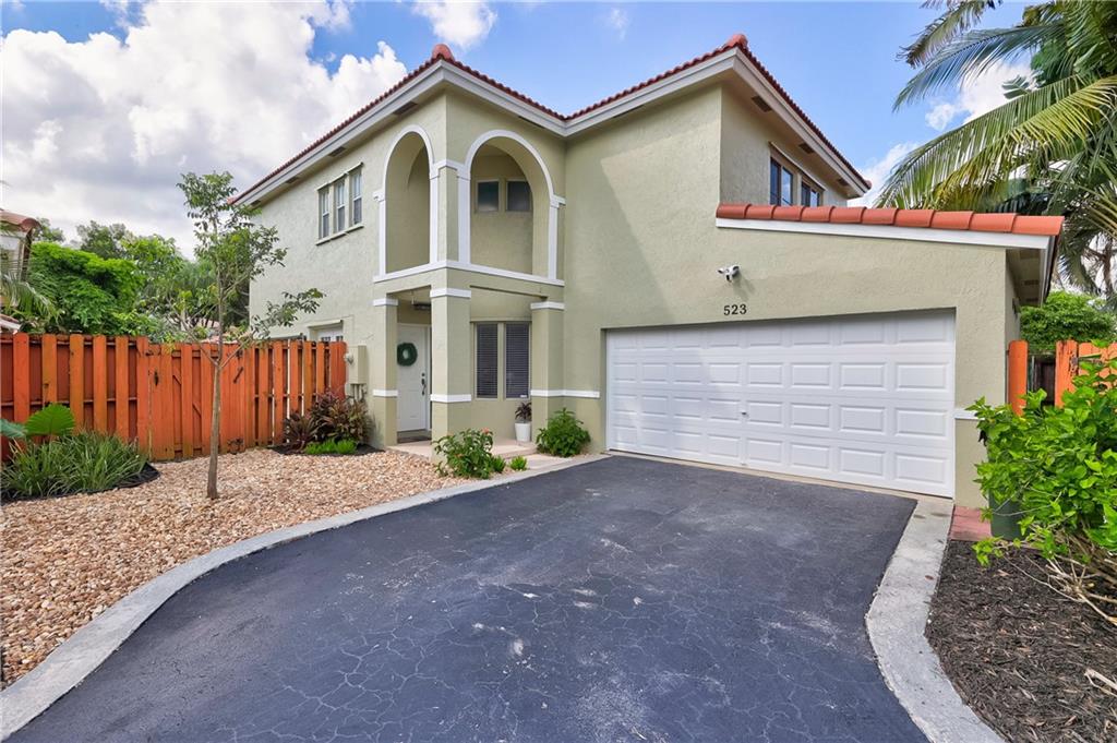 523 NW 47th Way