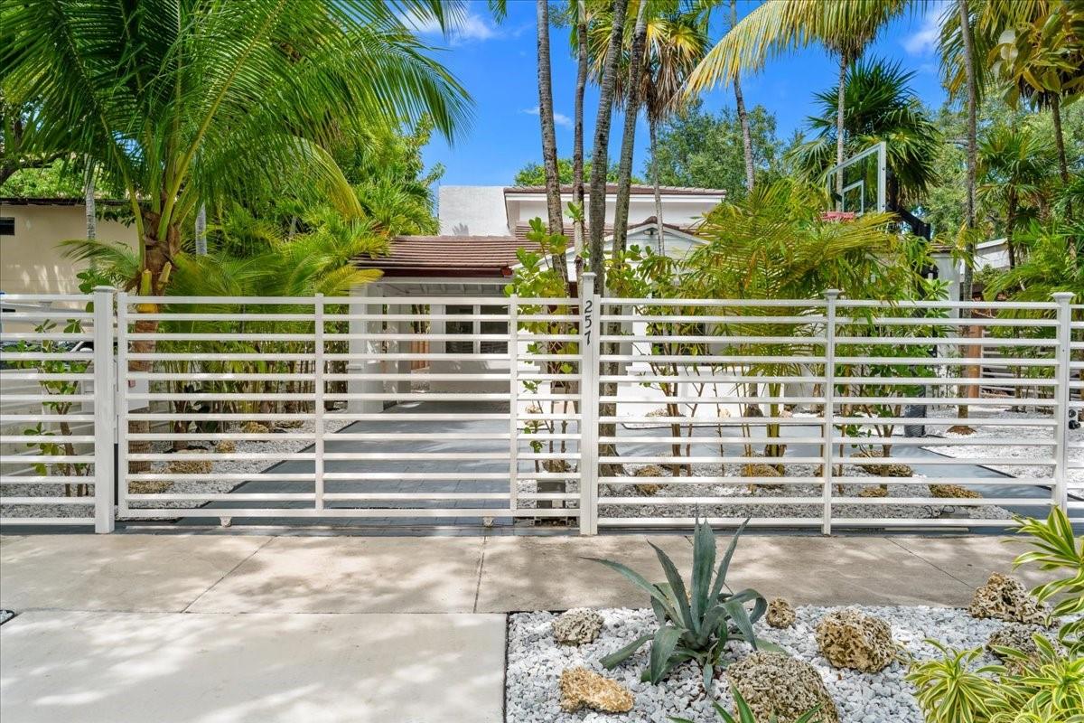 257 SW 32nd Rd Miami, FL 33129