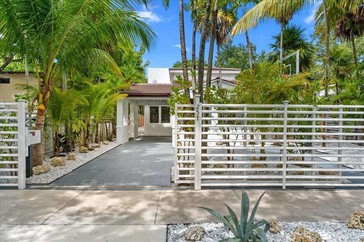 257 SW 32nd Rd Miami, FL 33129