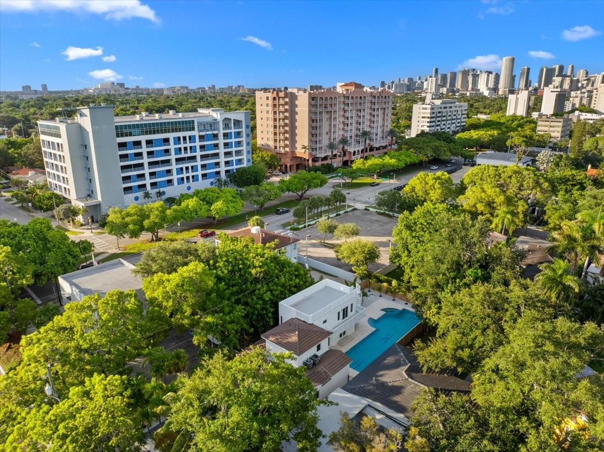 257 SW 32nd Rd Miami, FL 33129