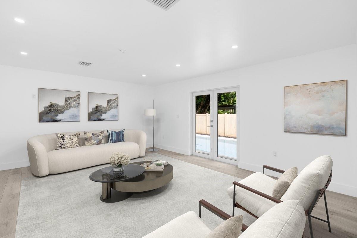 257 SW 32nd Rd Miami, FL 33129