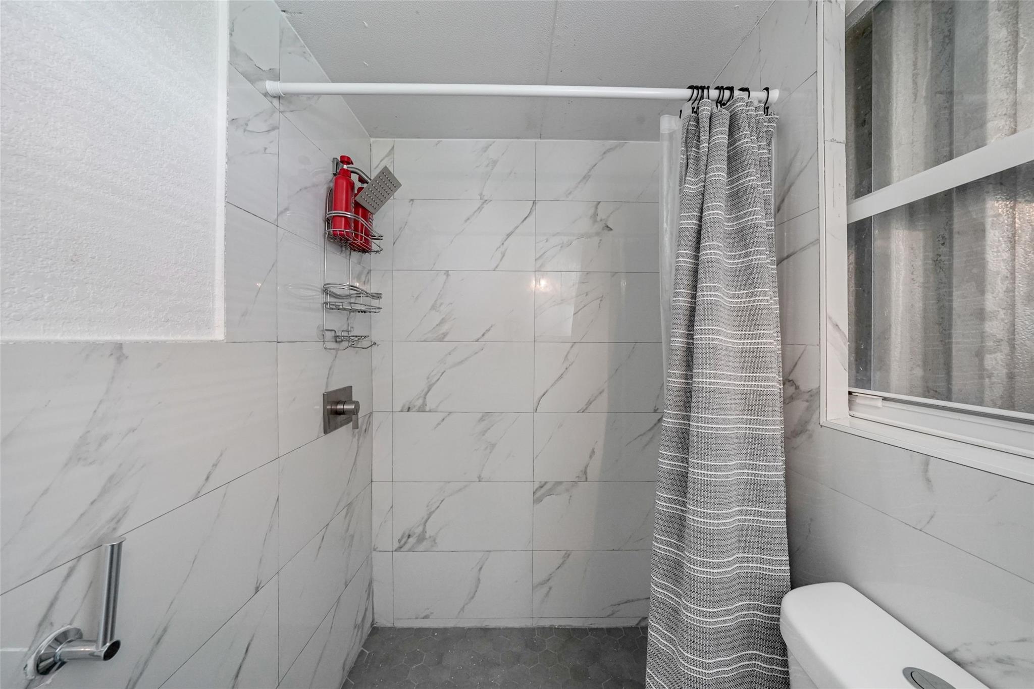 8421 NW 59th Pl,Tamarac, FL 33321