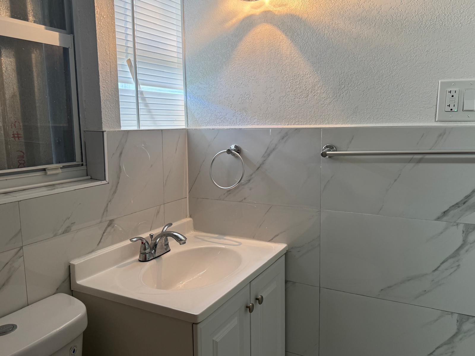 8421 NW 59th Pl,Tamarac, FL 33321