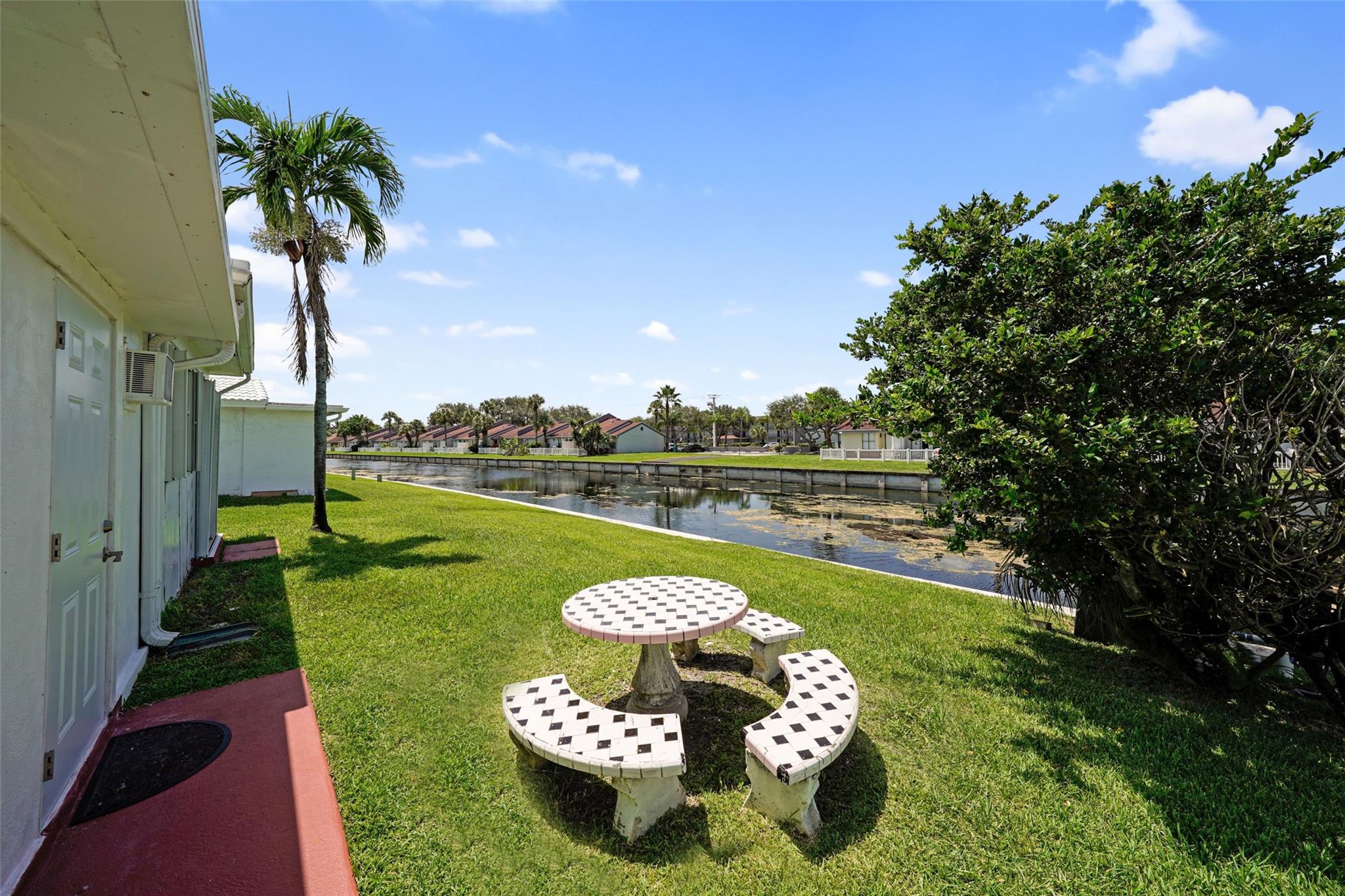 8421 NW 59th Pl,Tamarac, FL 33321