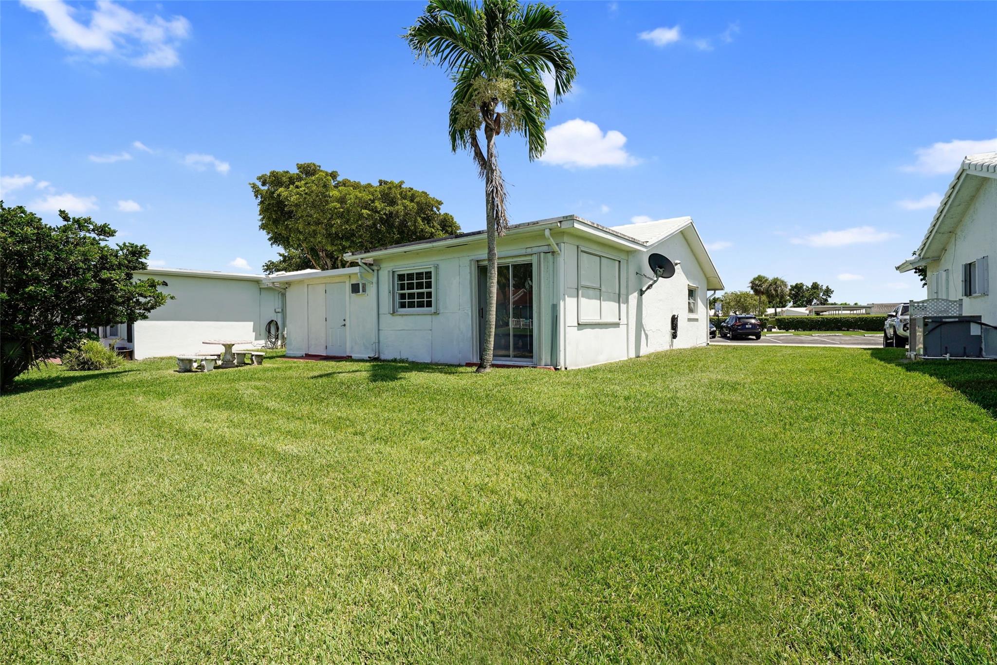 8421 NW 59th Pl,Tamarac, FL 33321