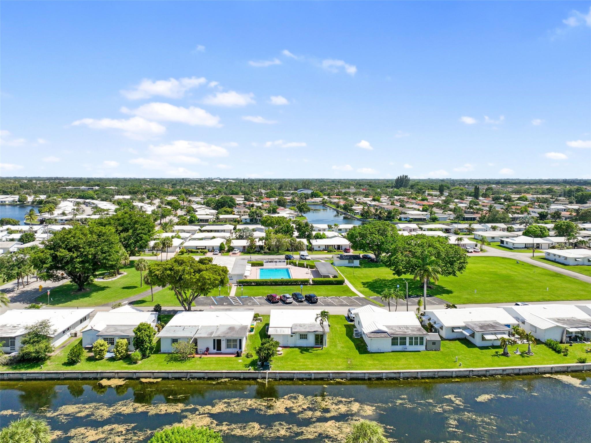 8421 NW 59th Pl,Tamarac, FL 33321