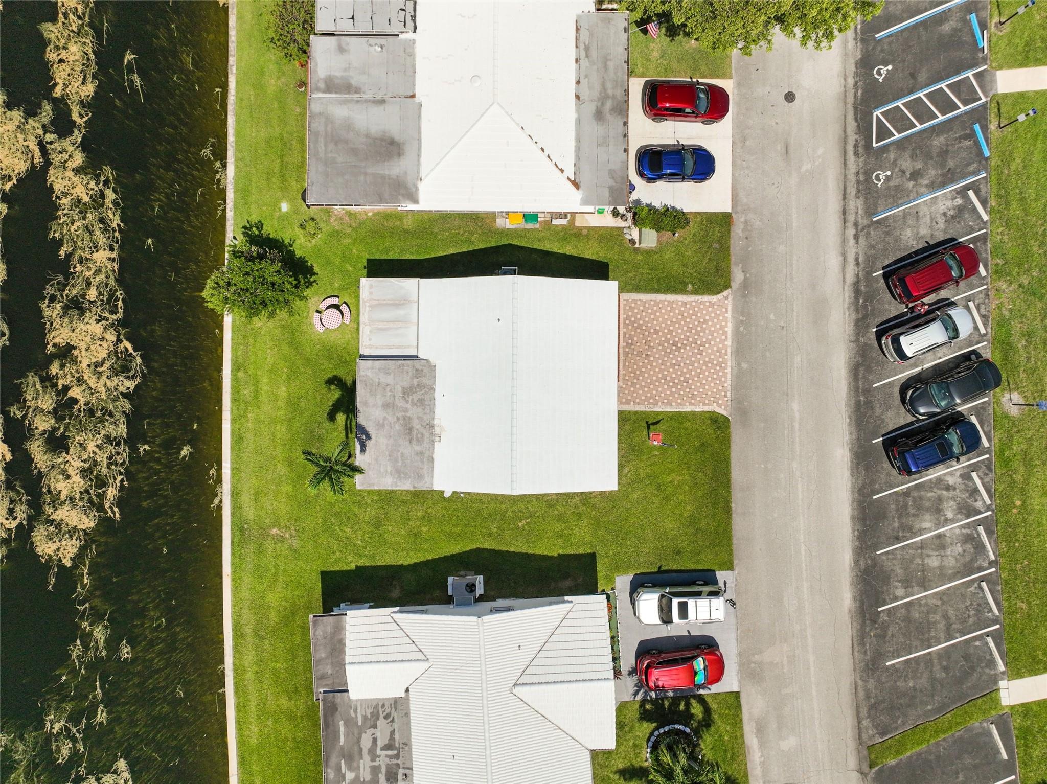 8421 NW 59th Pl,Tamarac, FL 33321