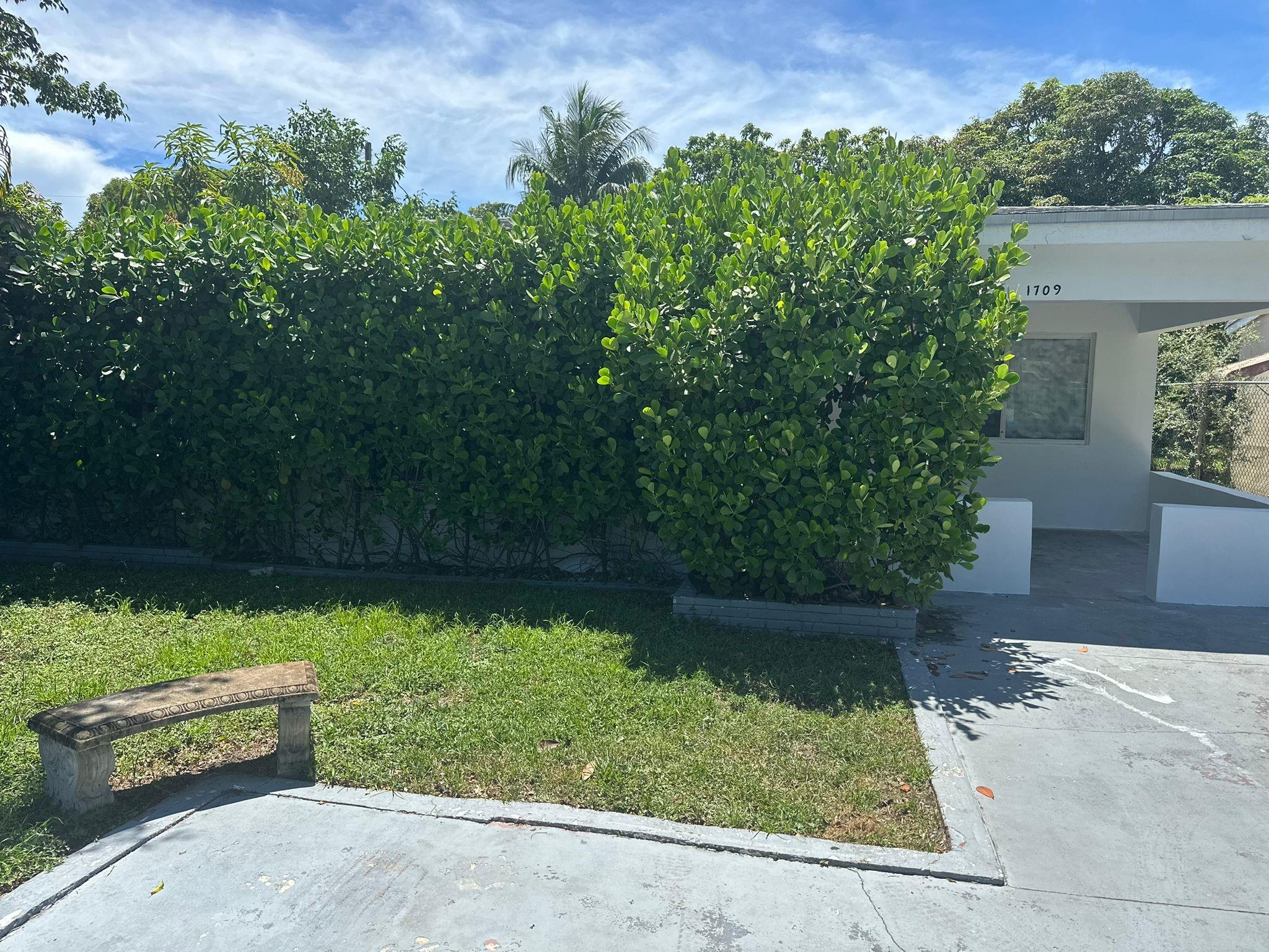 1709 NW 7th Ave