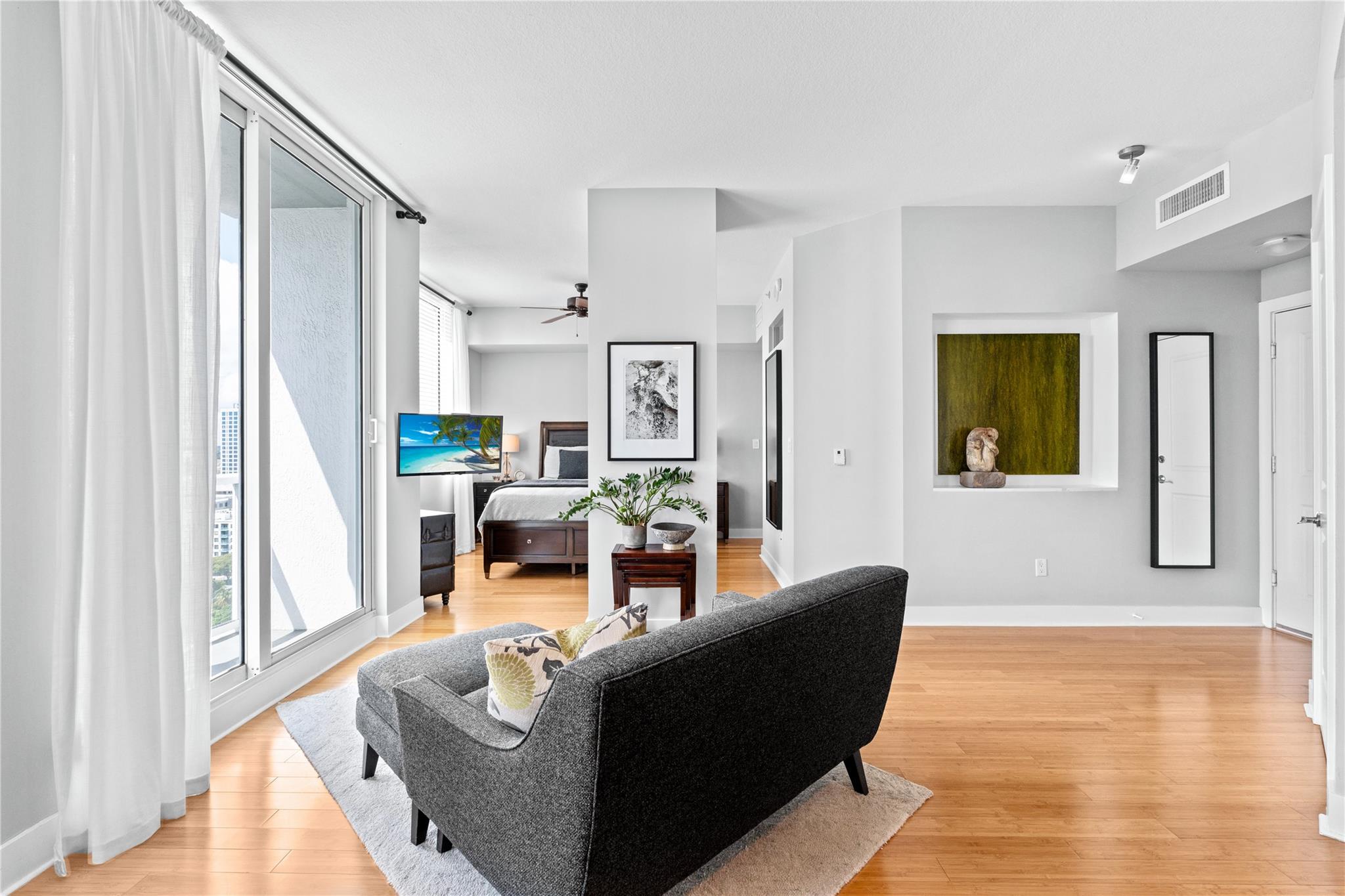 315 NE 3rd Ave #1802 Fort Lauderdale, FL 33301