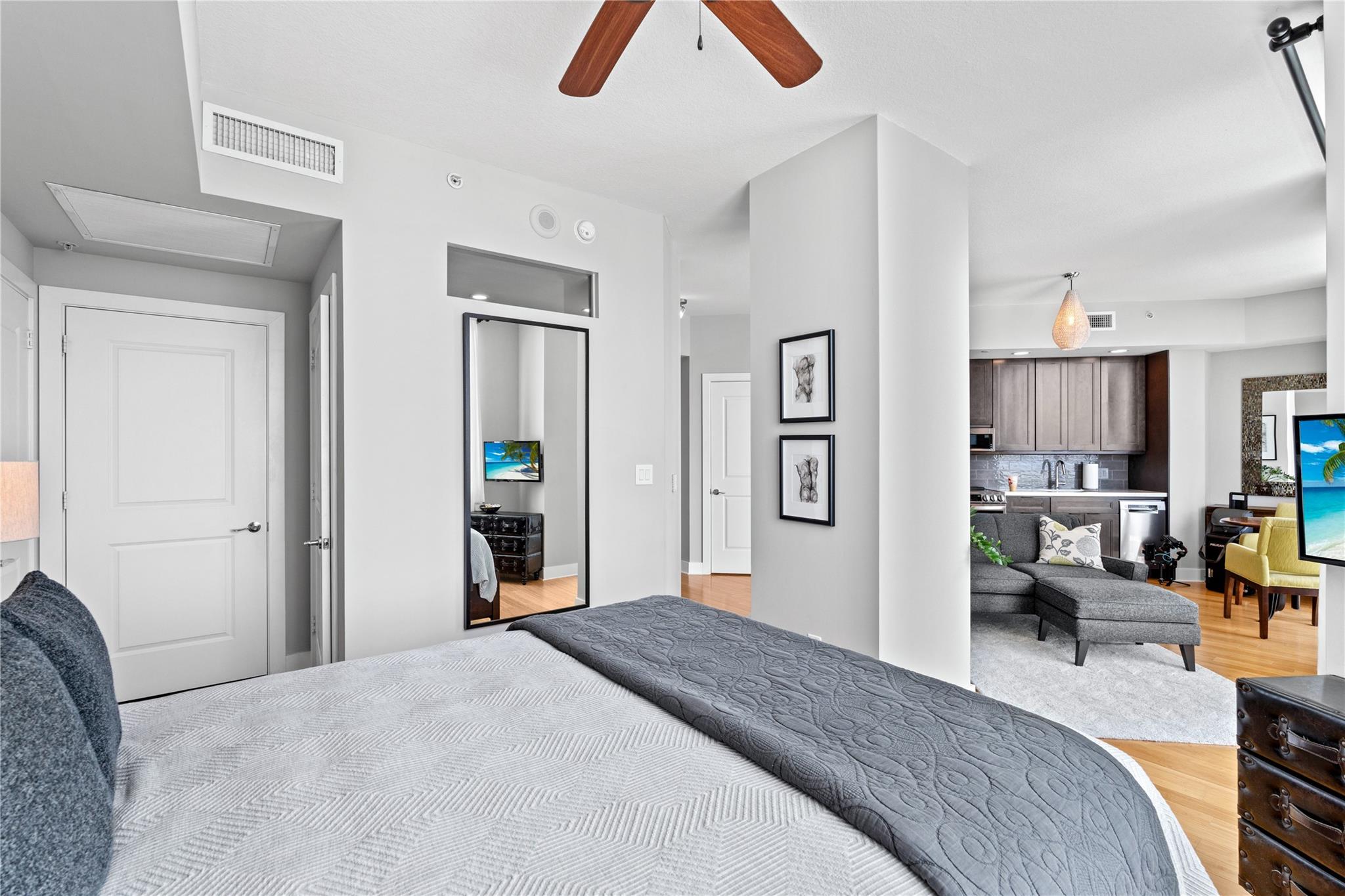 315 NE 3rd Ave #1802 Fort Lauderdale, FL 33301