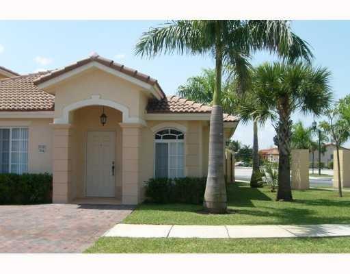 7327 NW 173rd Dr #104