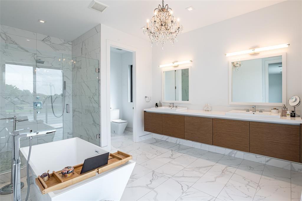 16552 Botaniko Dr S Weston, FL 33326