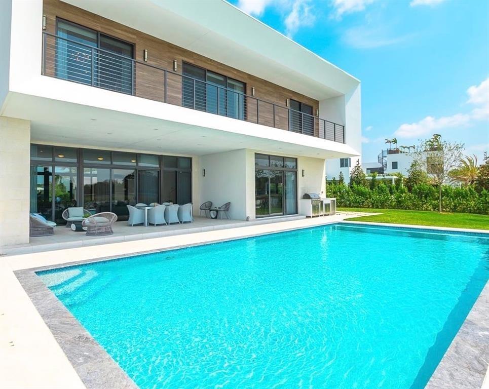 16552 Botaniko Dr S Weston, FL 33326