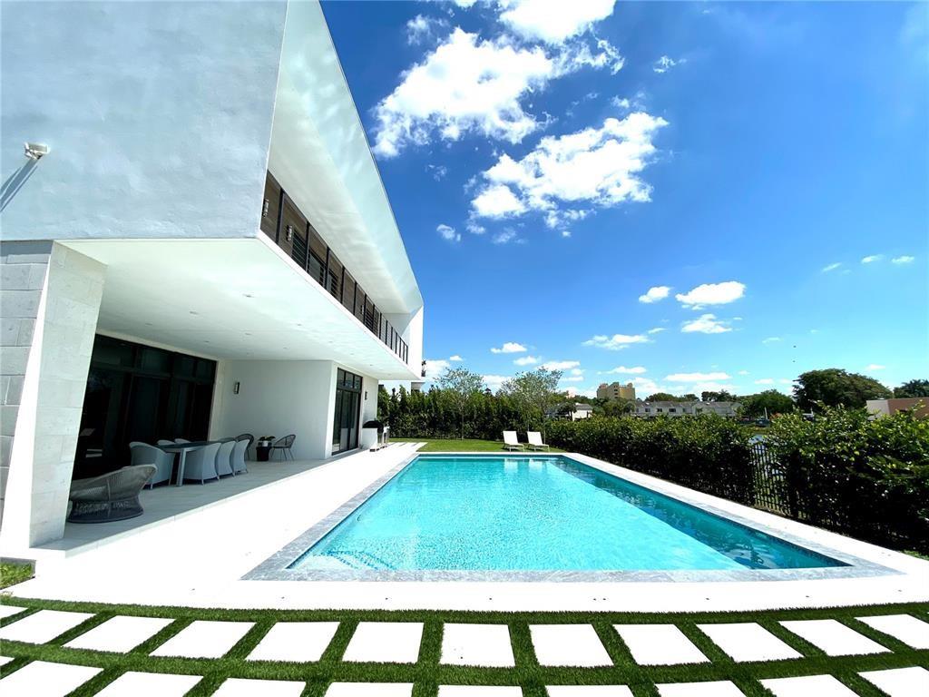 16552 Botaniko Dr S Weston, FL 33326