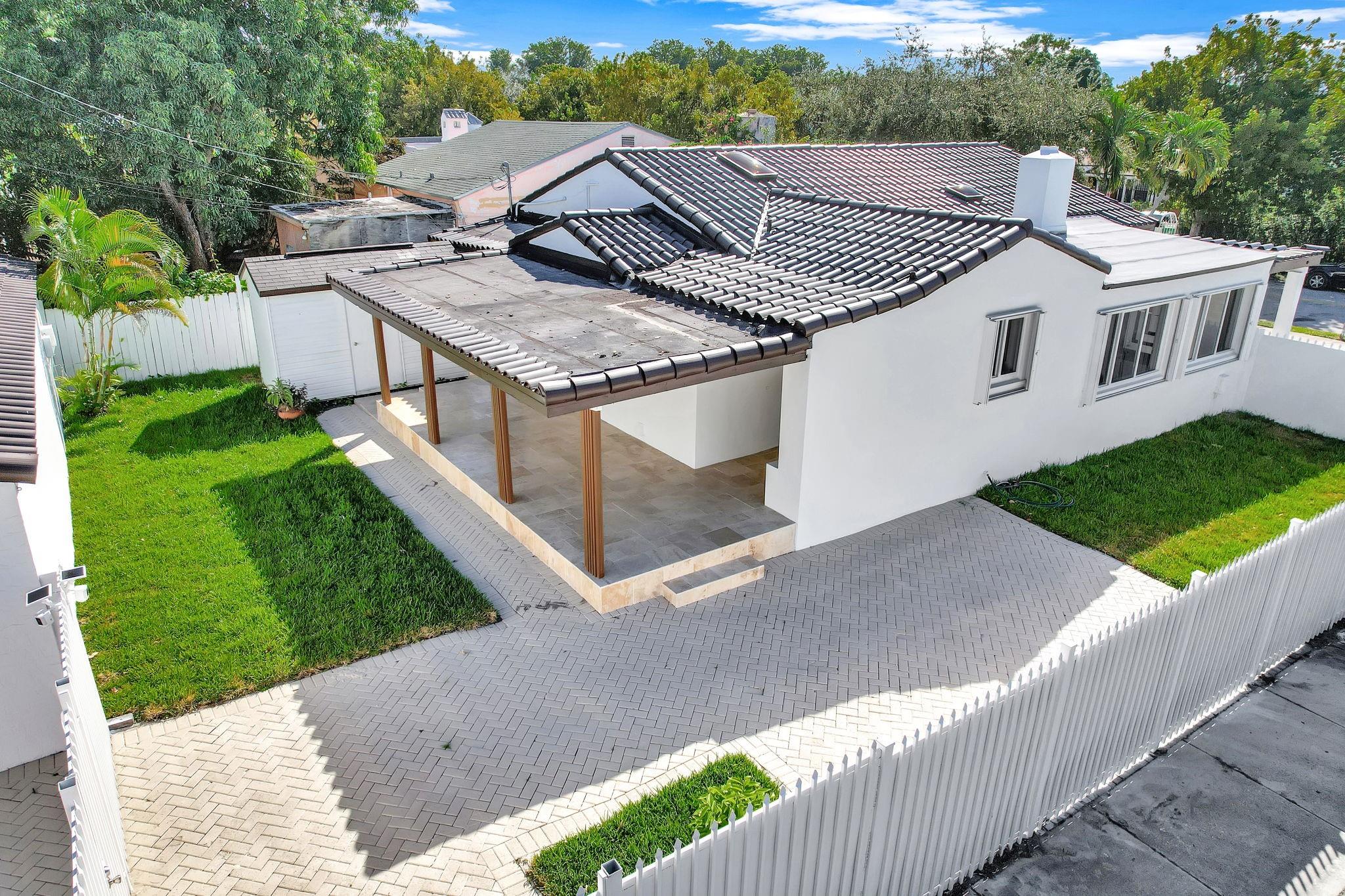 2291 SW 17th St Miami, FL 33145