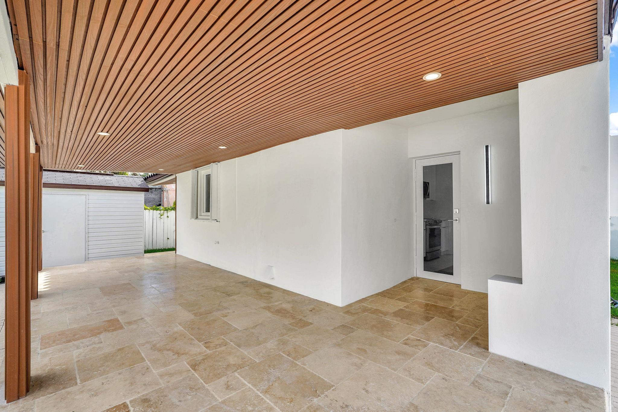 2291 SW 17th St Miami, FL 33145