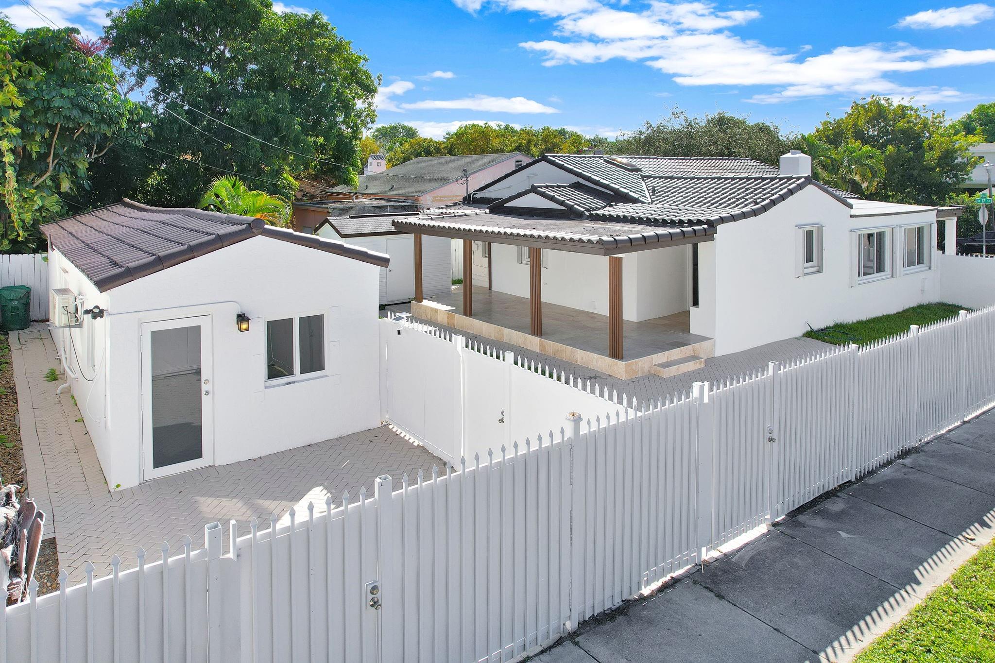 2291 SW 17th St Miami, FL 33145