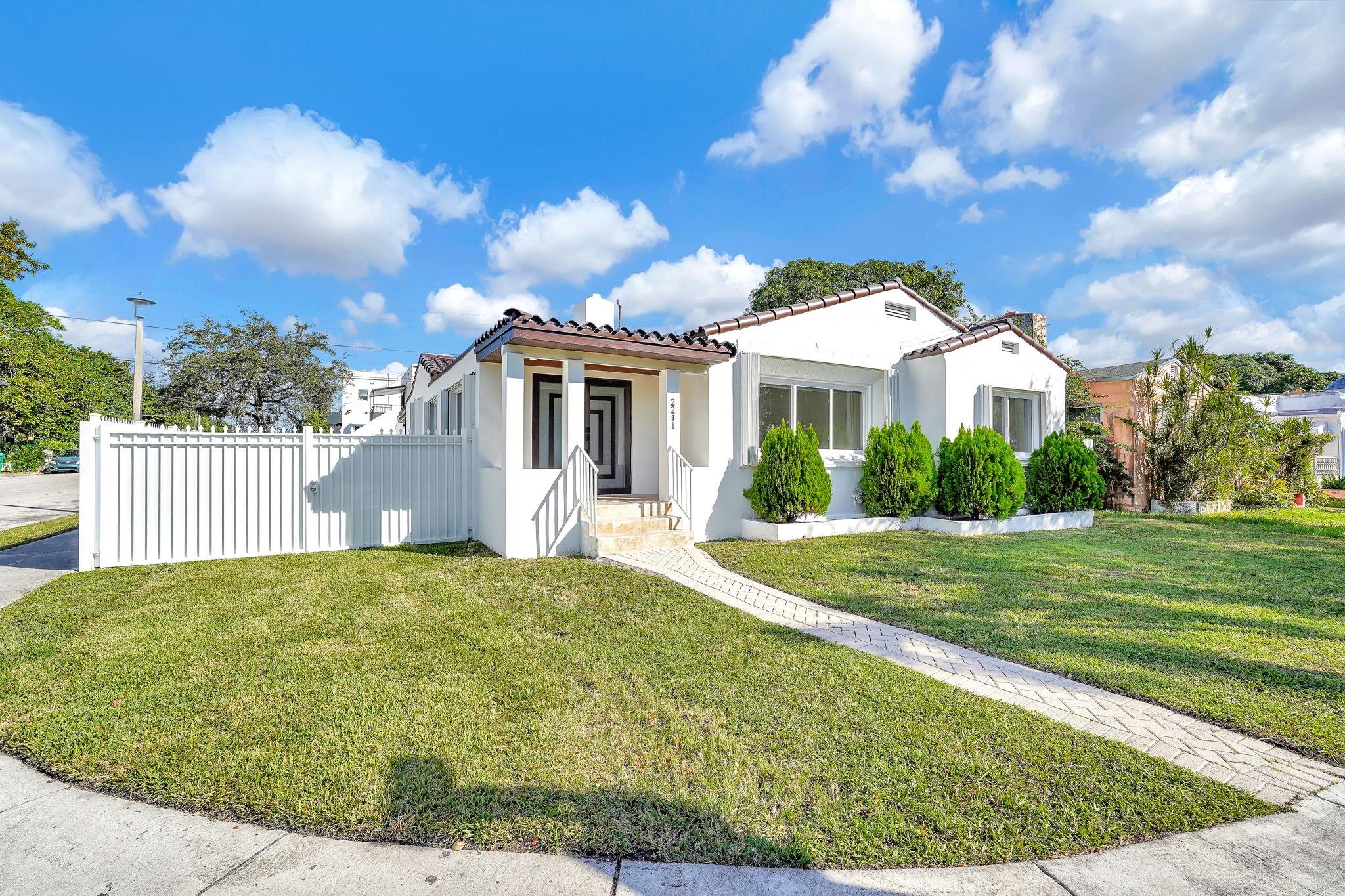 2291 SW 17th St Miami, FL 33145