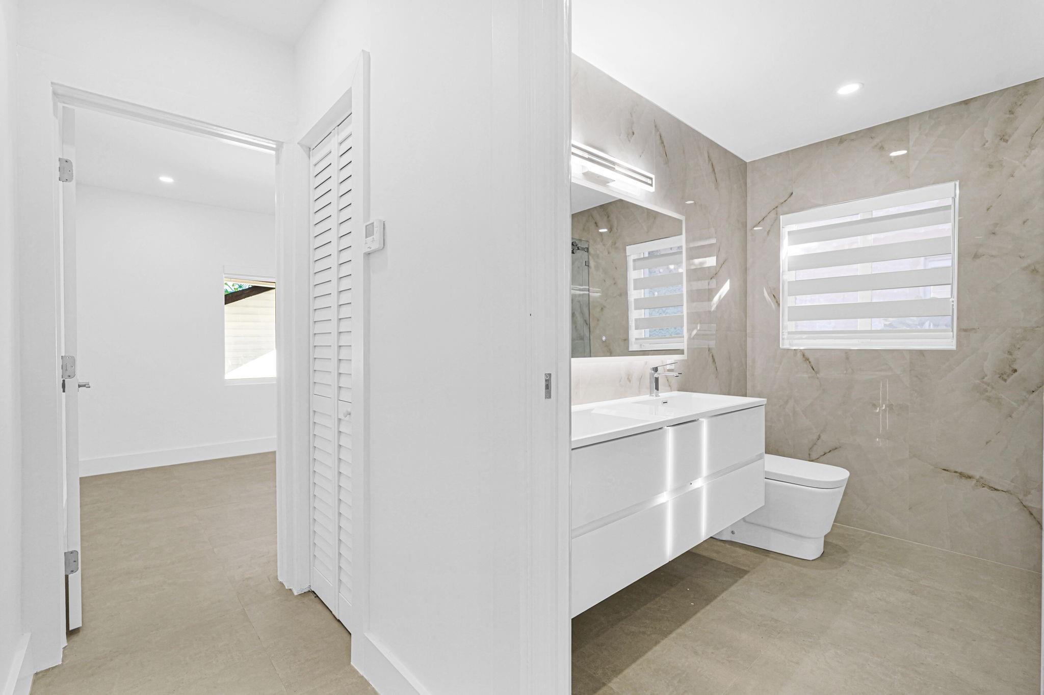 2291 SW 17th St Miami, FL 33145