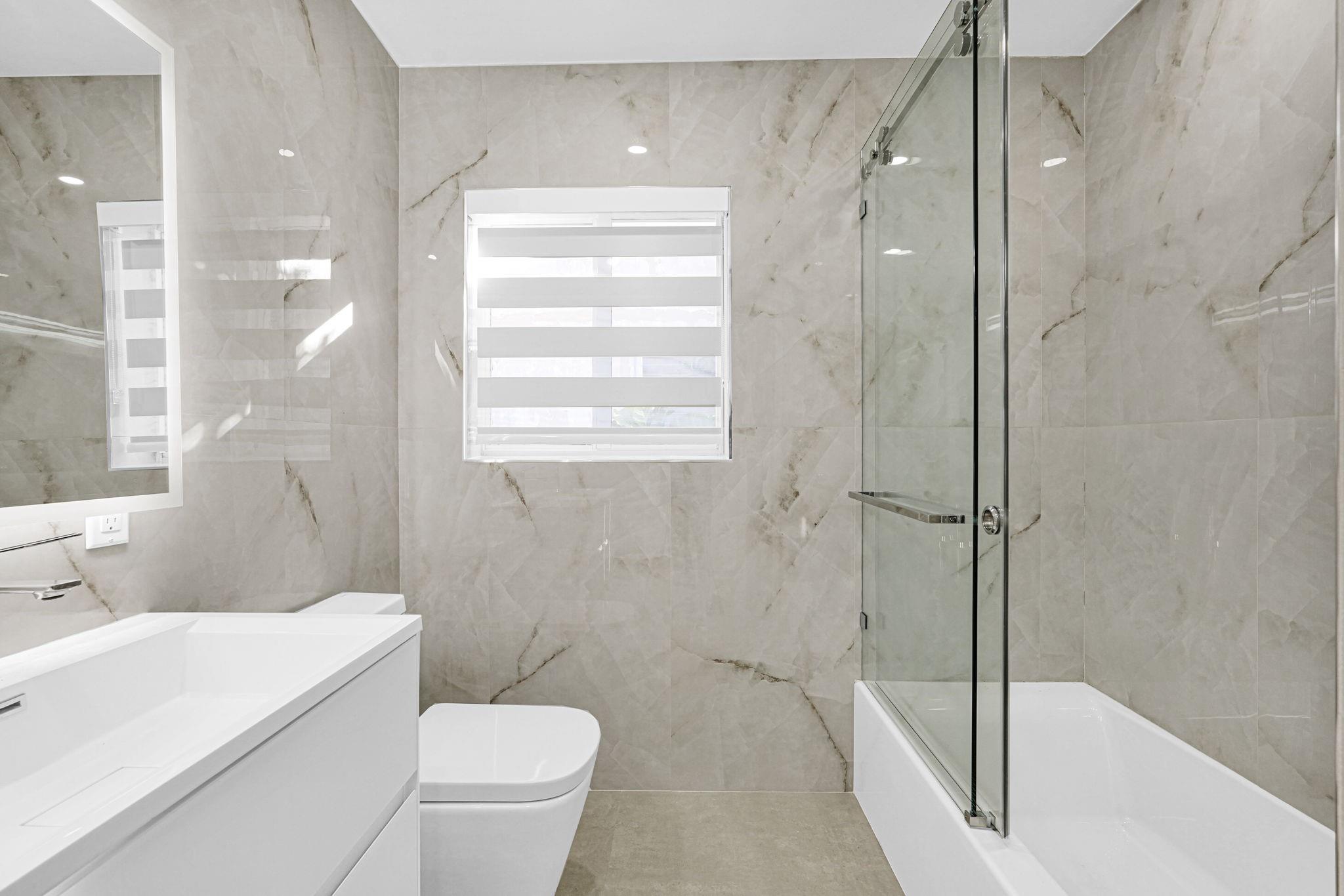 2291 SW 17th St Miami, FL 33145