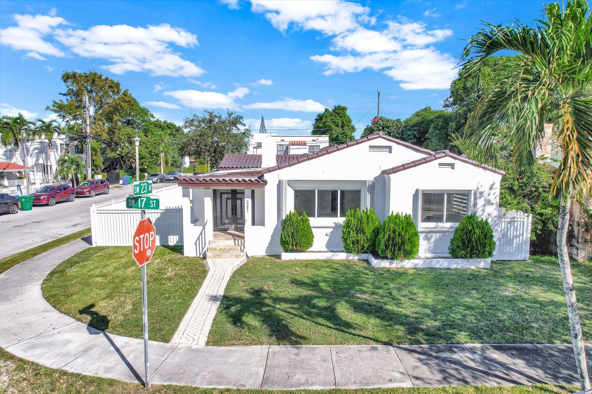 2291 SW 17th St Miami, FL 33145