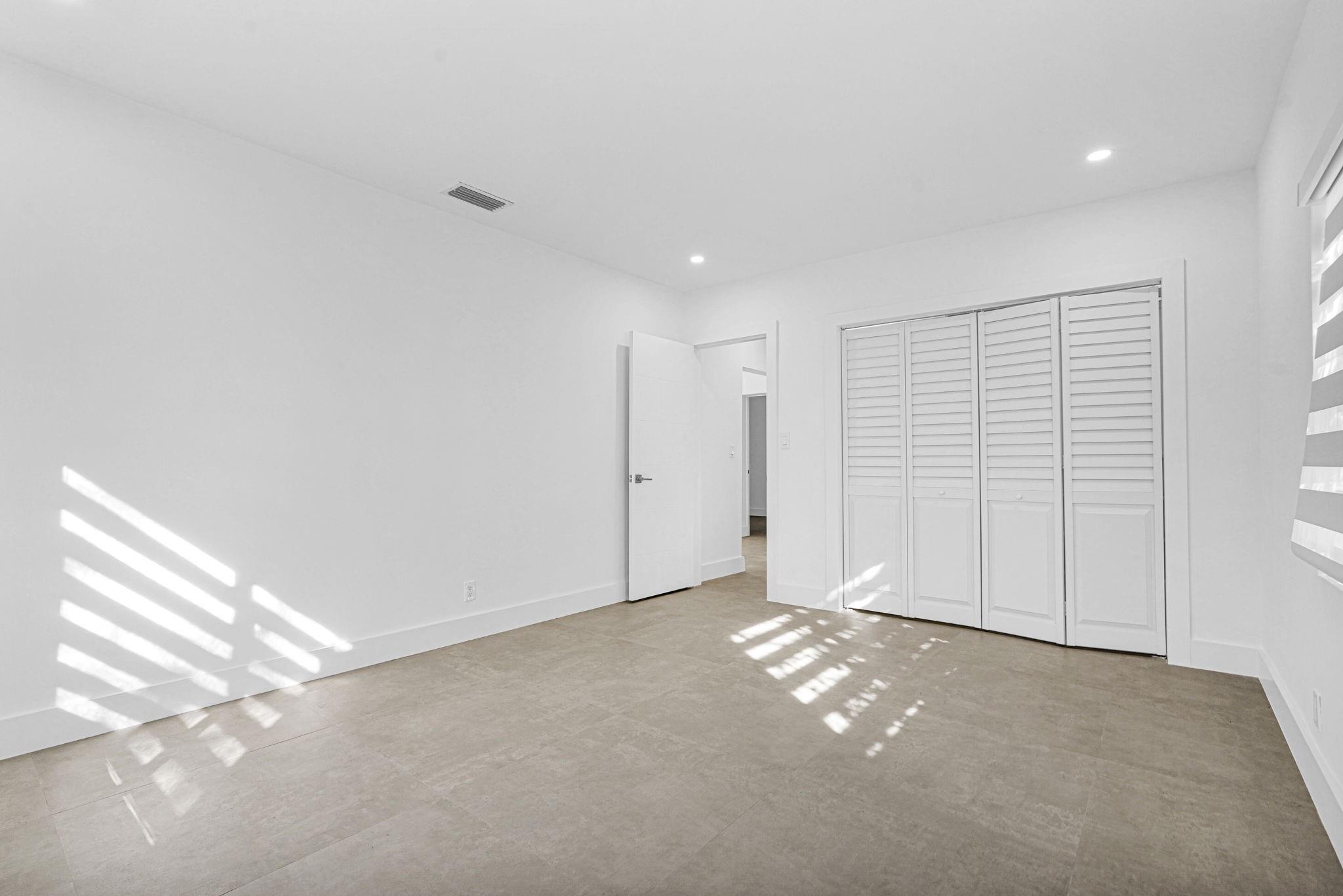 2291 SW 17th St Miami, FL 33145