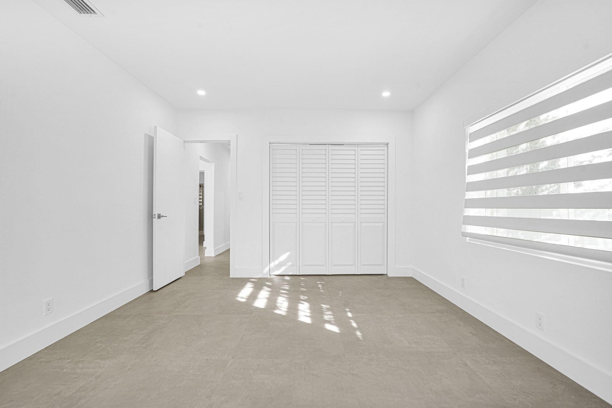 2291 SW 17th St Miami, FL 33145