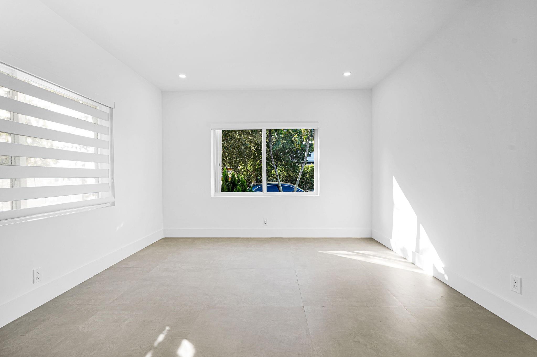 2291 SW 17th St Miami, FL 33145