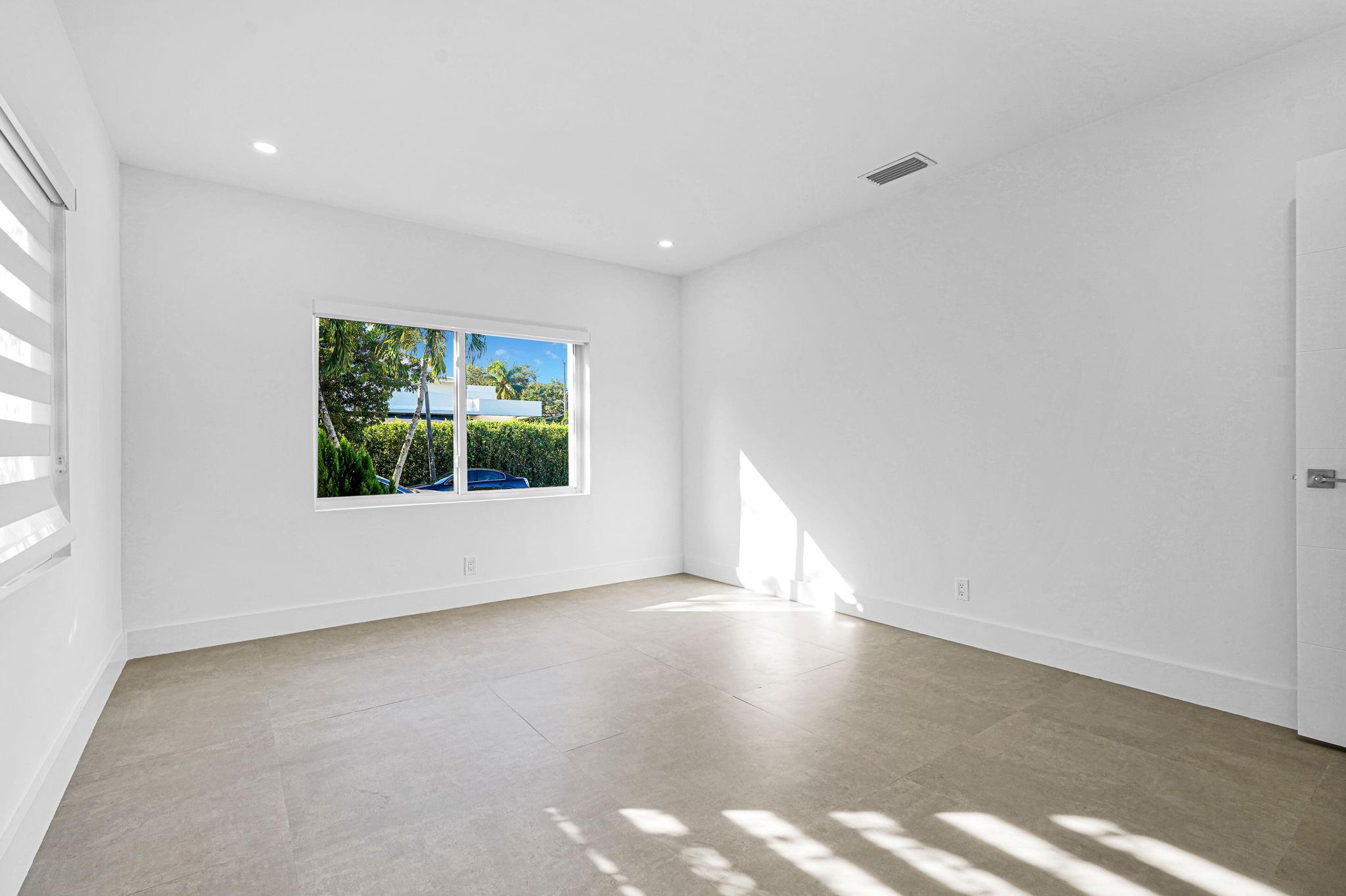 2291 SW 17th St Miami, FL 33145