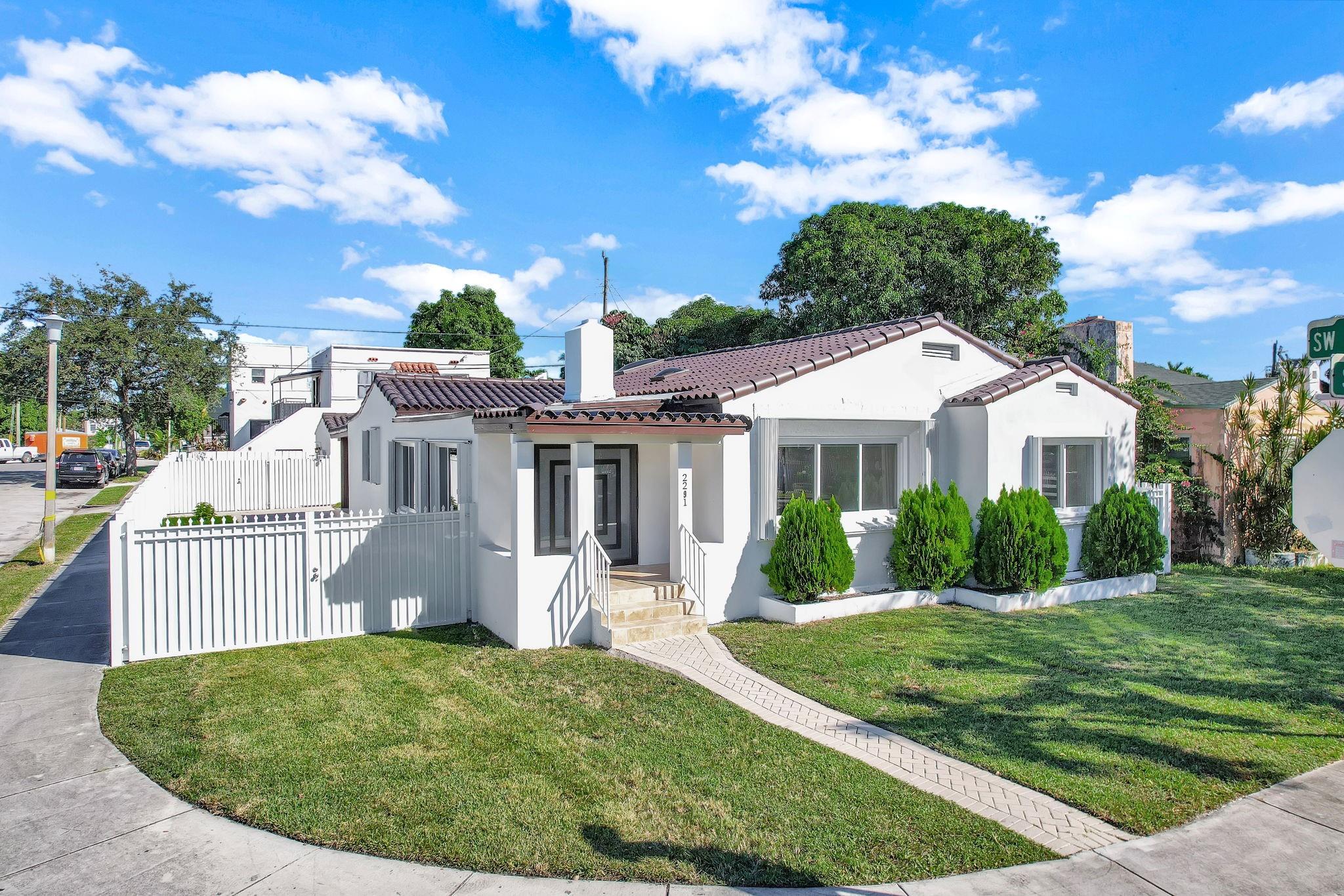 2291 SW 17th St Miami, FL 33145