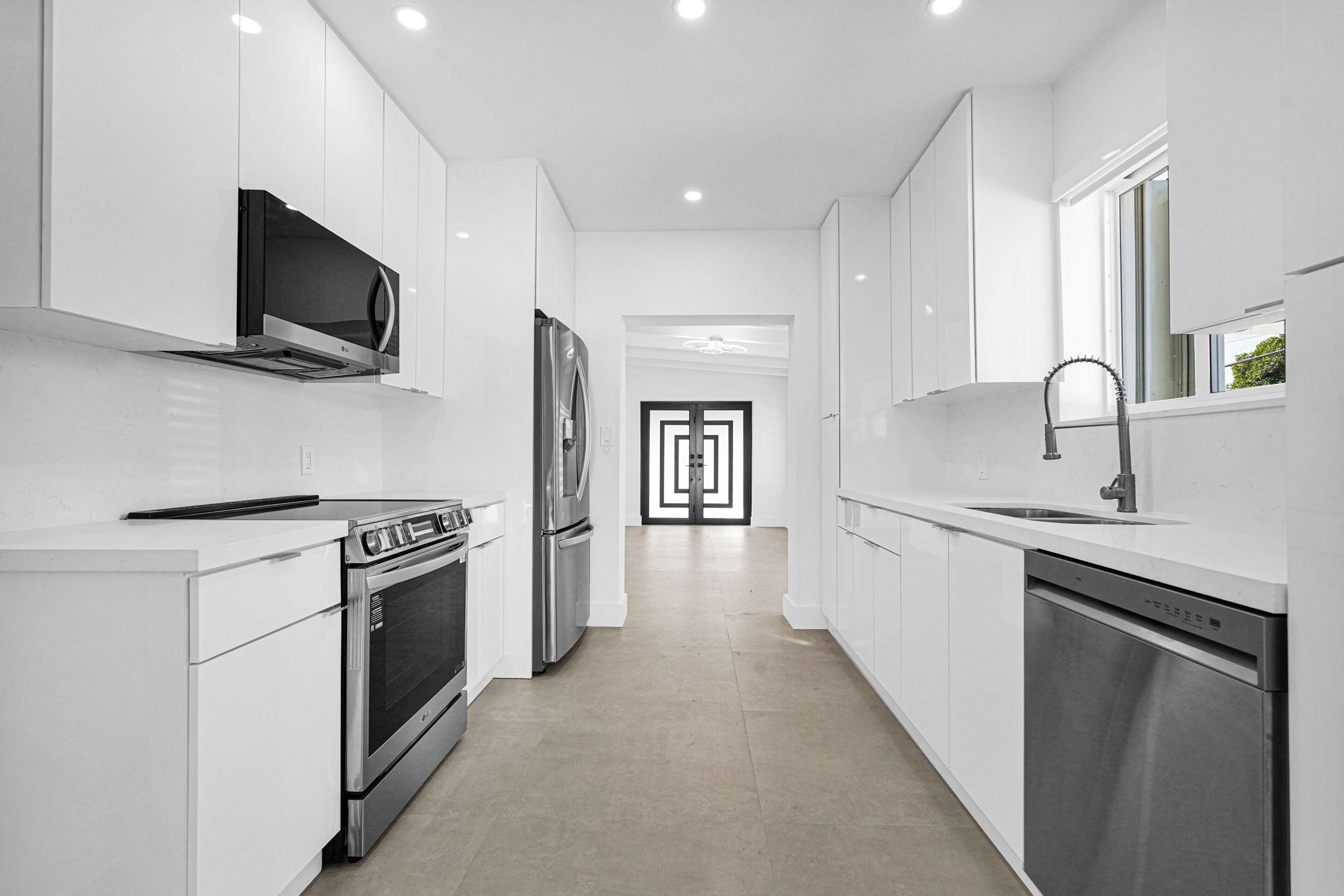 2291 SW 17th St Miami, FL 33145