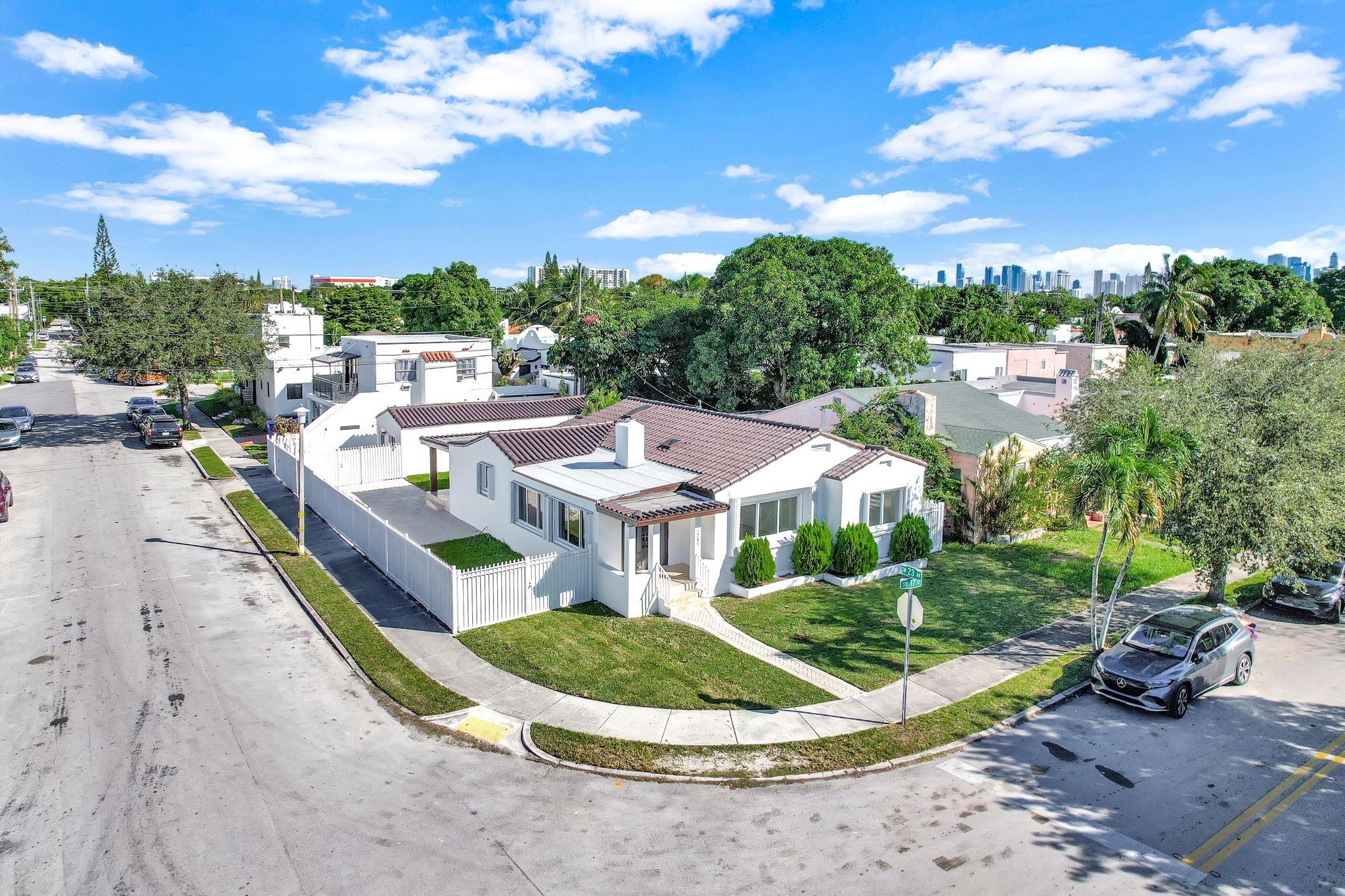 2291 SW 17th St Miami, FL 33145