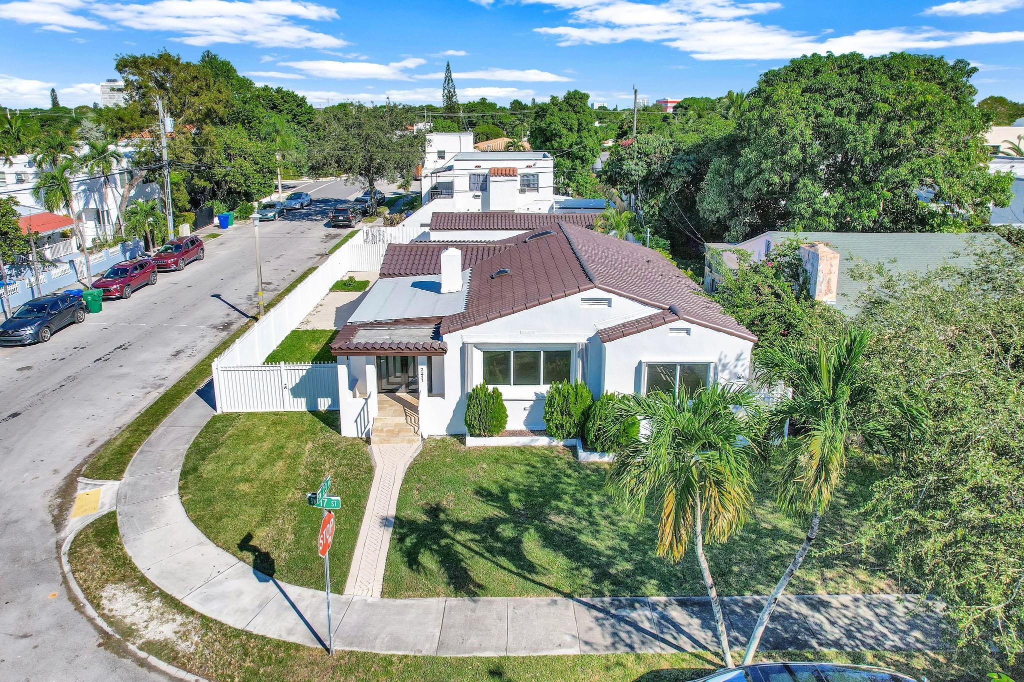 2291 SW 17th St Miami, FL 33145