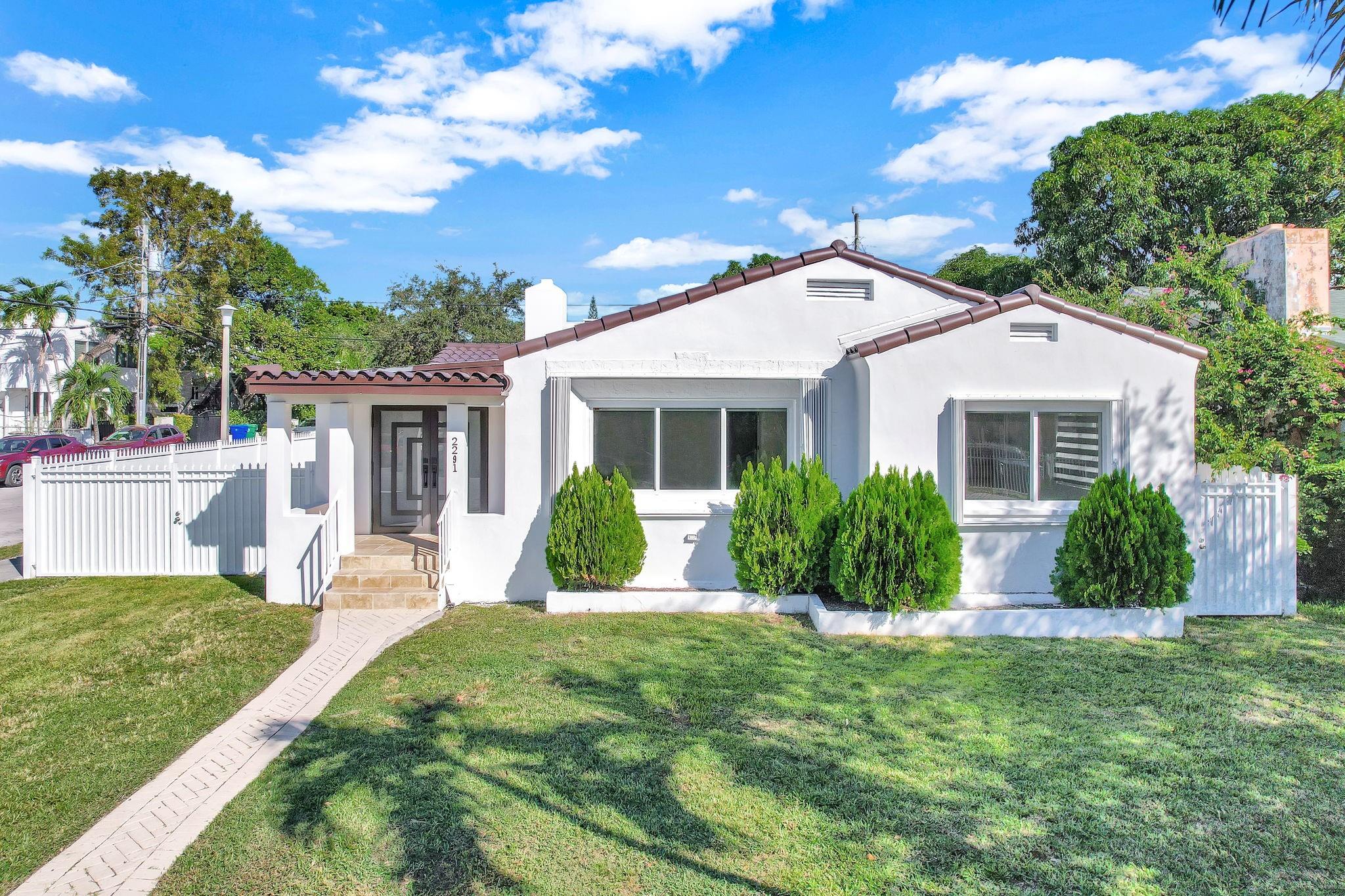 2291 SW 17th St Miami, FL 33145